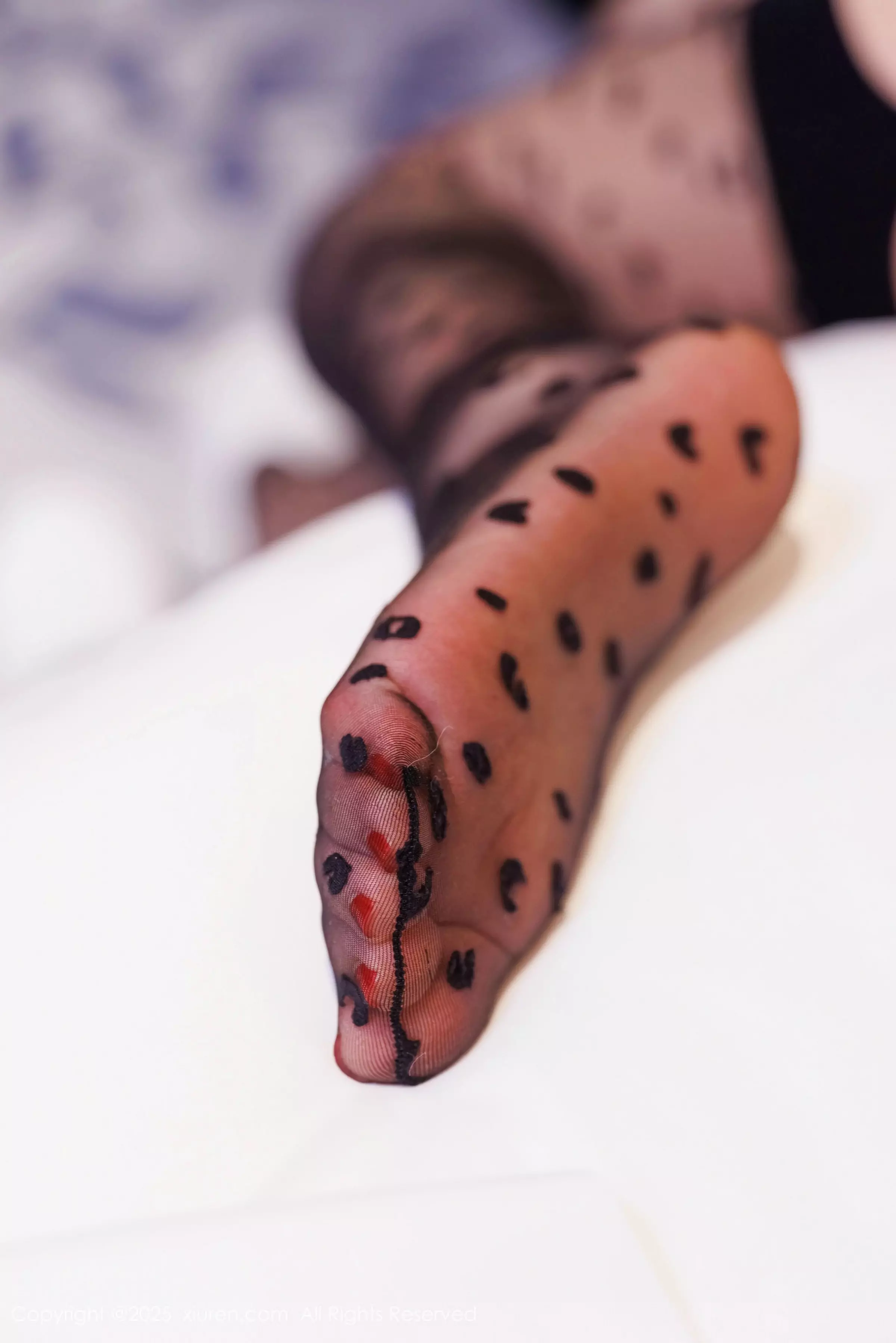 秀人集.com_[XiuRen秀人网]No.10060_女神心妍小公主性感蓝T配黑短裙露黑丝吊袜秀翘臀美腿诱惑写真62P