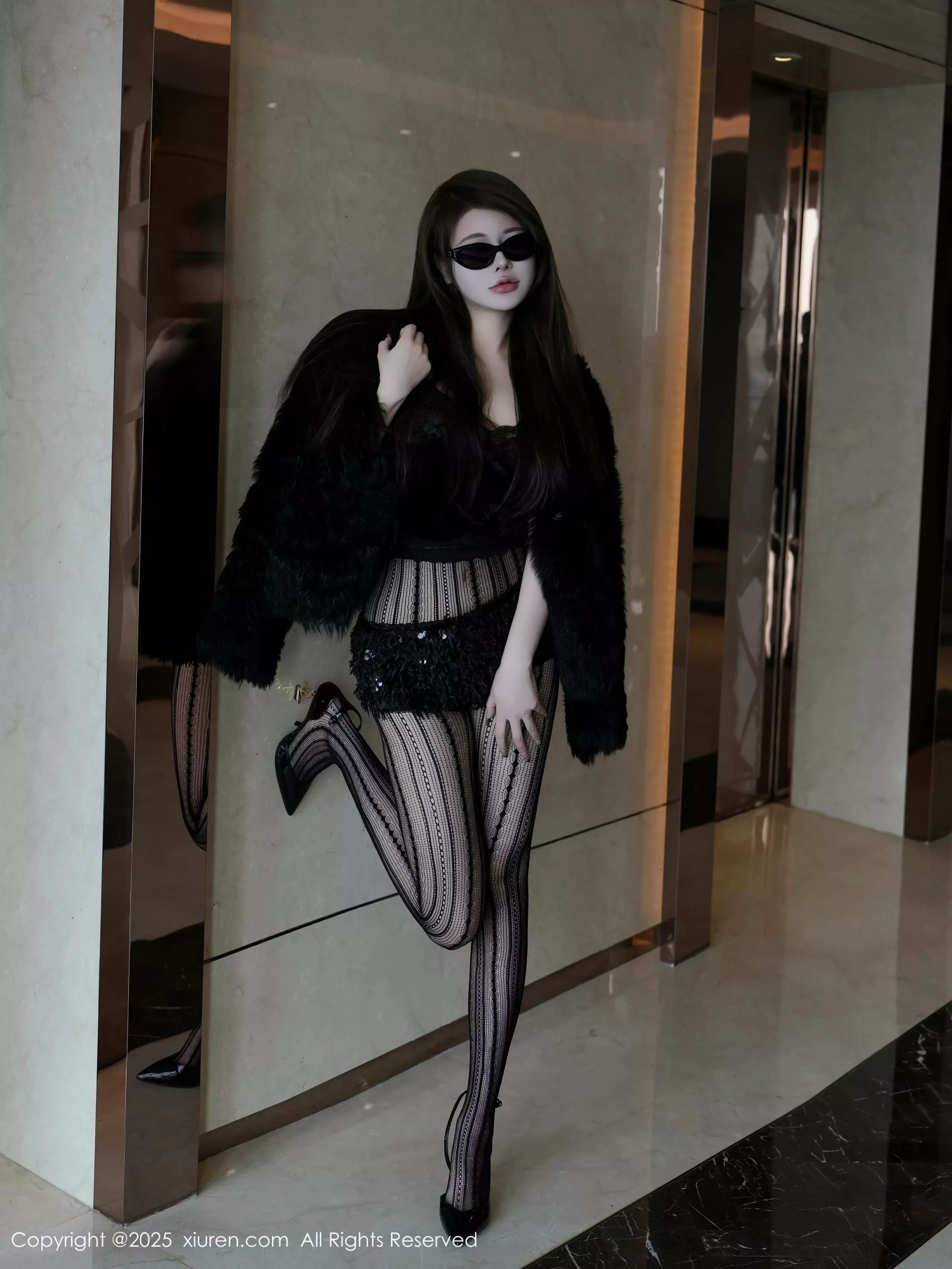 秀人集.com_[XiuRen秀人网]No.10056_模特甜妮私房性感黑色情趣内衣配魅惑黑丝秀丰腴身材诱惑写真71P