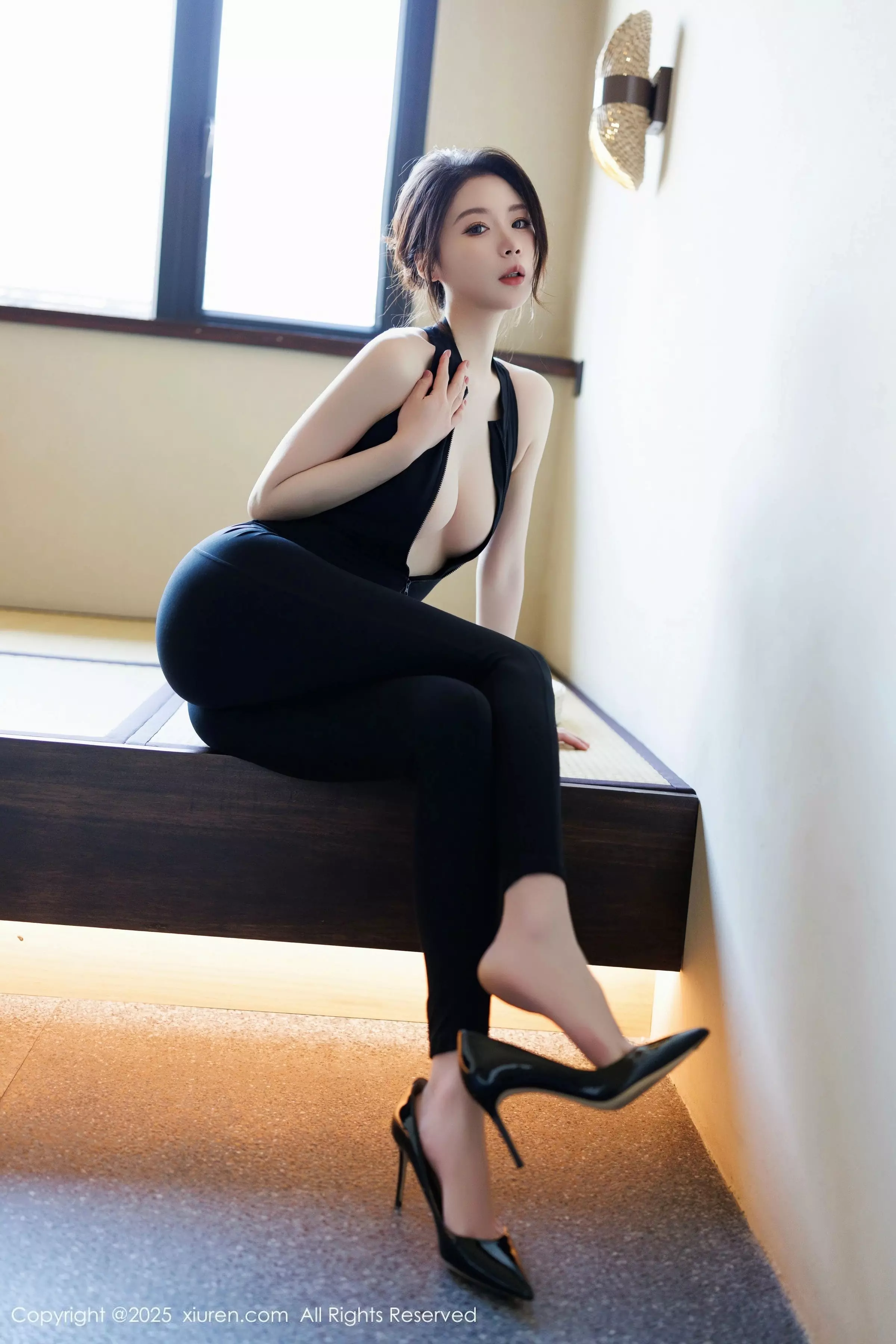 秀人集.com_[XiuRen秀人网]No.10059_模特梦心玥性感黑色情趣内衣配黑丝吊袜秀高挑曼妙身姿诱惑写真83P