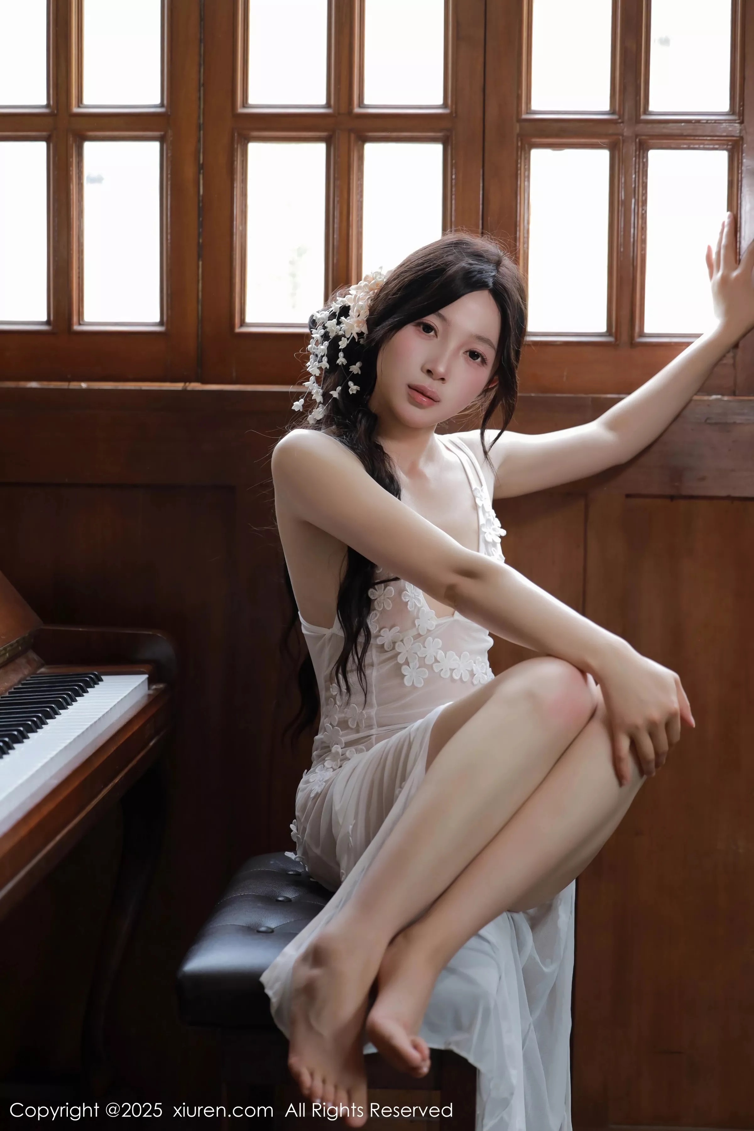 秀人集.com_[XiuRen秀人网]No.10198_新人模特橙子酱Lillian白色蕾丝裙露金属情趣内衣秀美腿诱惑写真78P