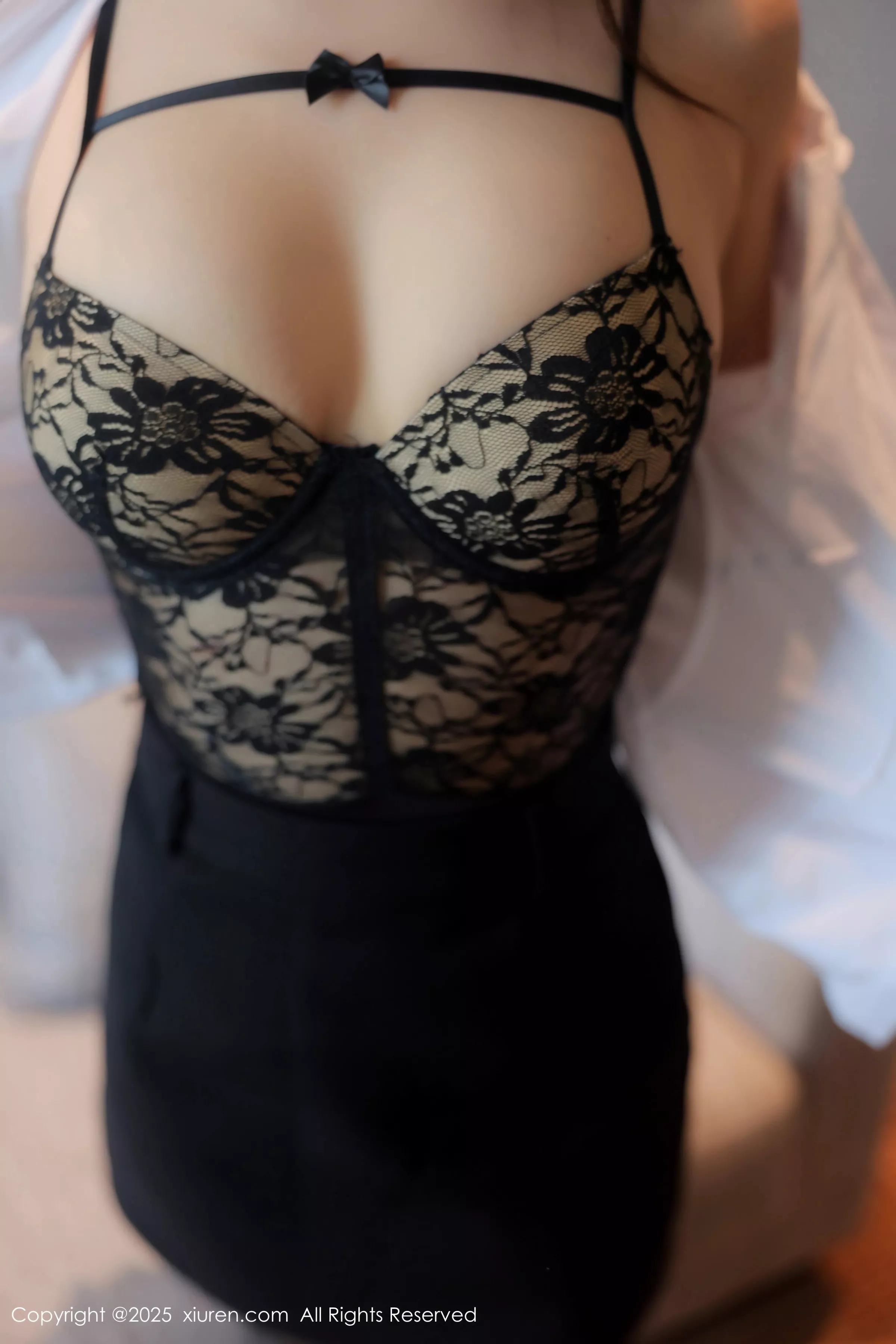 秀人集.com_[XiuRen秀人网]No.10204_新人模特云璎珞性感OL服饰露黑色内衣配黑丝吊袜秀美腿诱惑写真76P