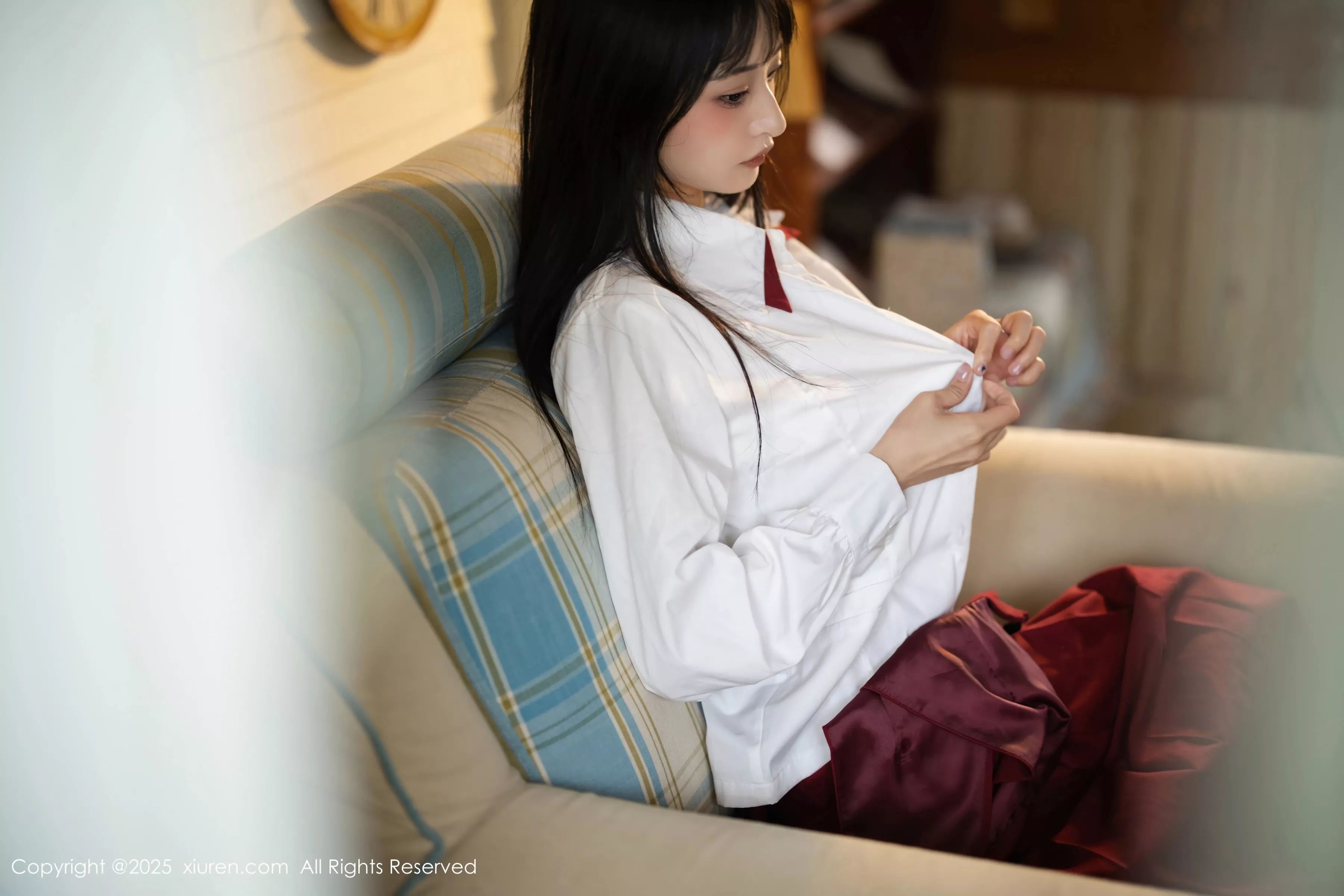 秀人集.com_[XiuRen秀人网]No.10215_新人模特茂木希子性感红色裙子配肉色丝袜秀完美曲线诱惑写真82P