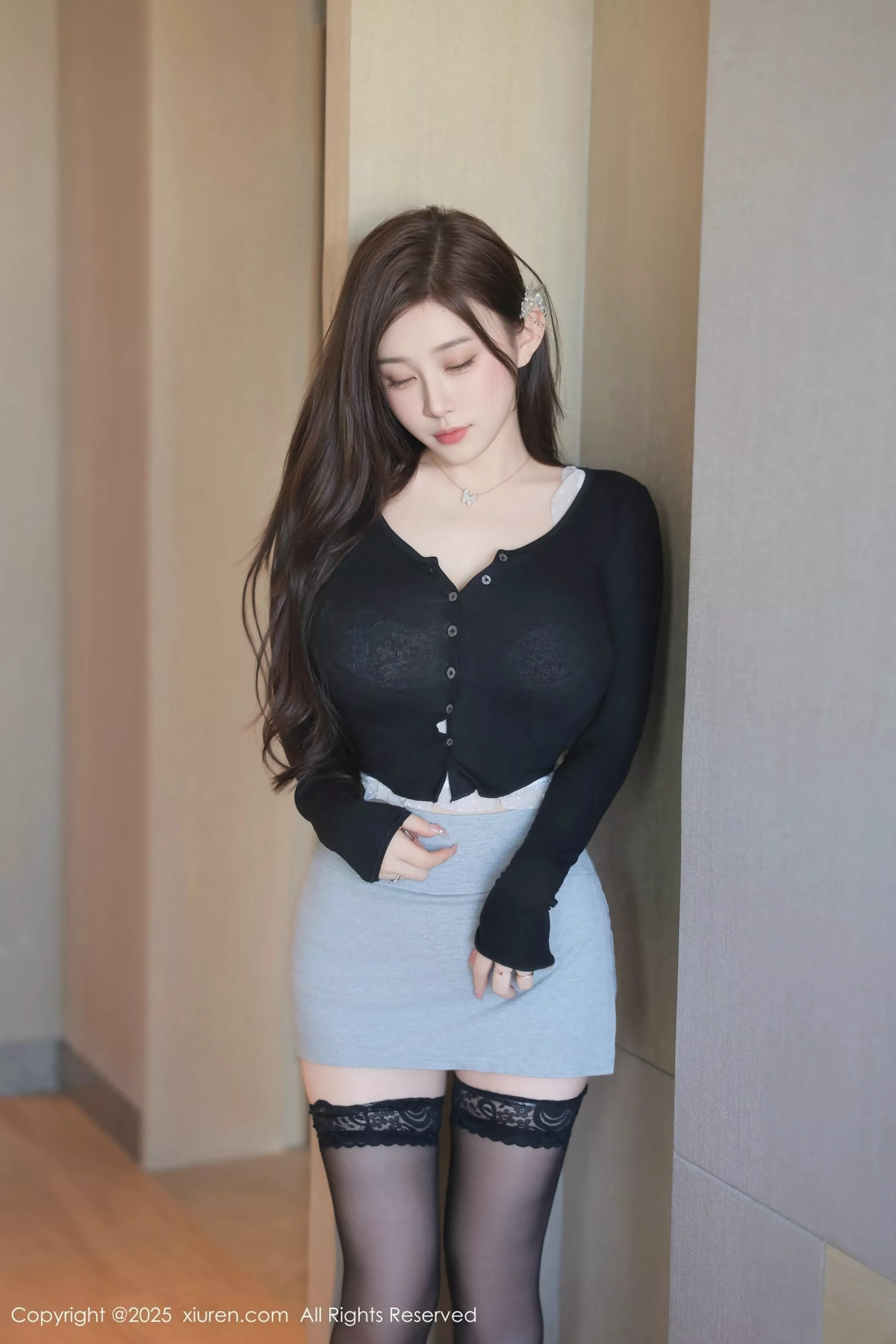 秀人集.com_[XiuRen秀人网]No.10225_新人模特小阿蓝性感白色抹胸内衣配黑丝袜秀丰腴身材诱惑写真81P