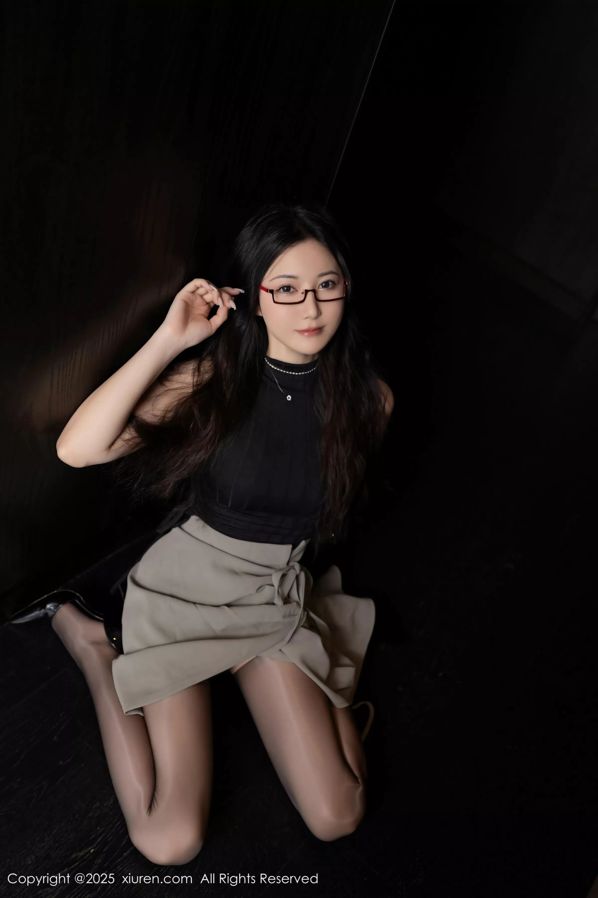 秀人集.com_[XiuRen秀人网]No.10231_模特鱼子酱Fish私房性感紫色内衣配黑丝吊袜秀完美身材诱惑写真80P