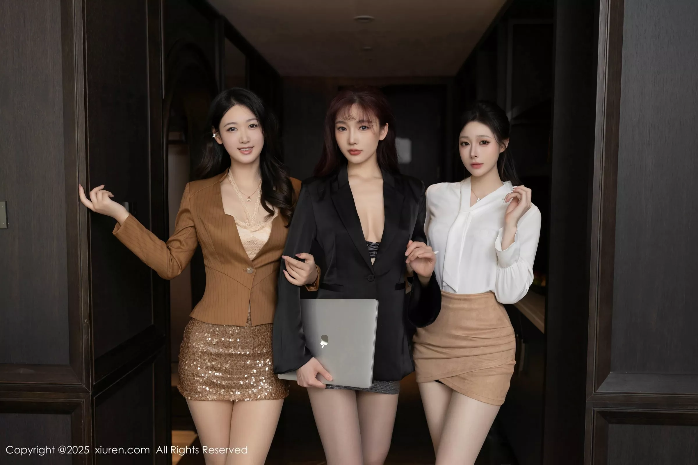 秀人集.com_[XiuRen秀人网]No.10233_模特合集美女小逗逗＆陆萱萱＆唐安琪三大美女互动情节性感写真80P