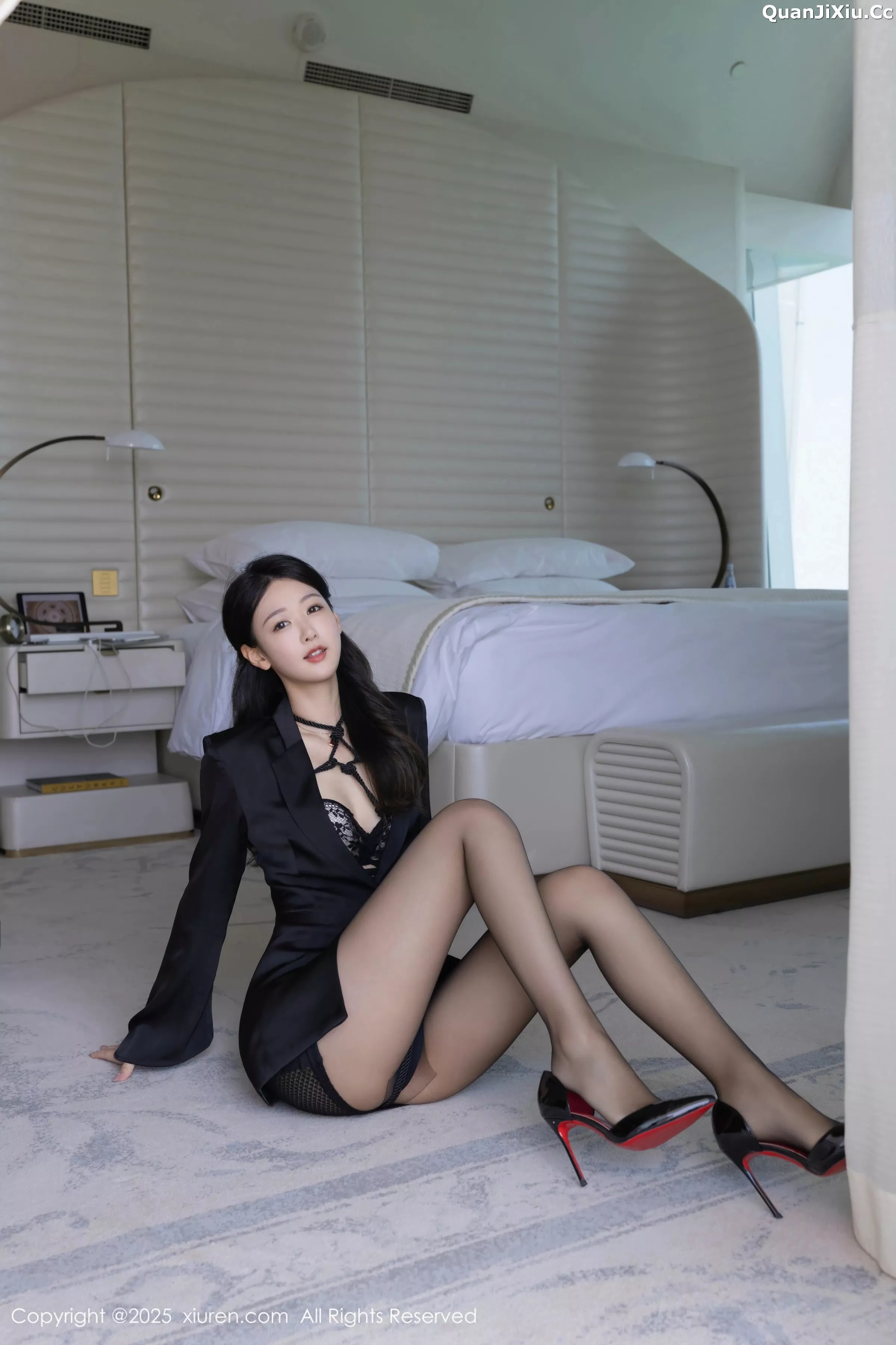 秀人集.com_[XiuRen秀人网]No.10267_模特唐安琪性感黑色西服露黑色内衣配超薄黑丝秀美腿诱惑写真80P