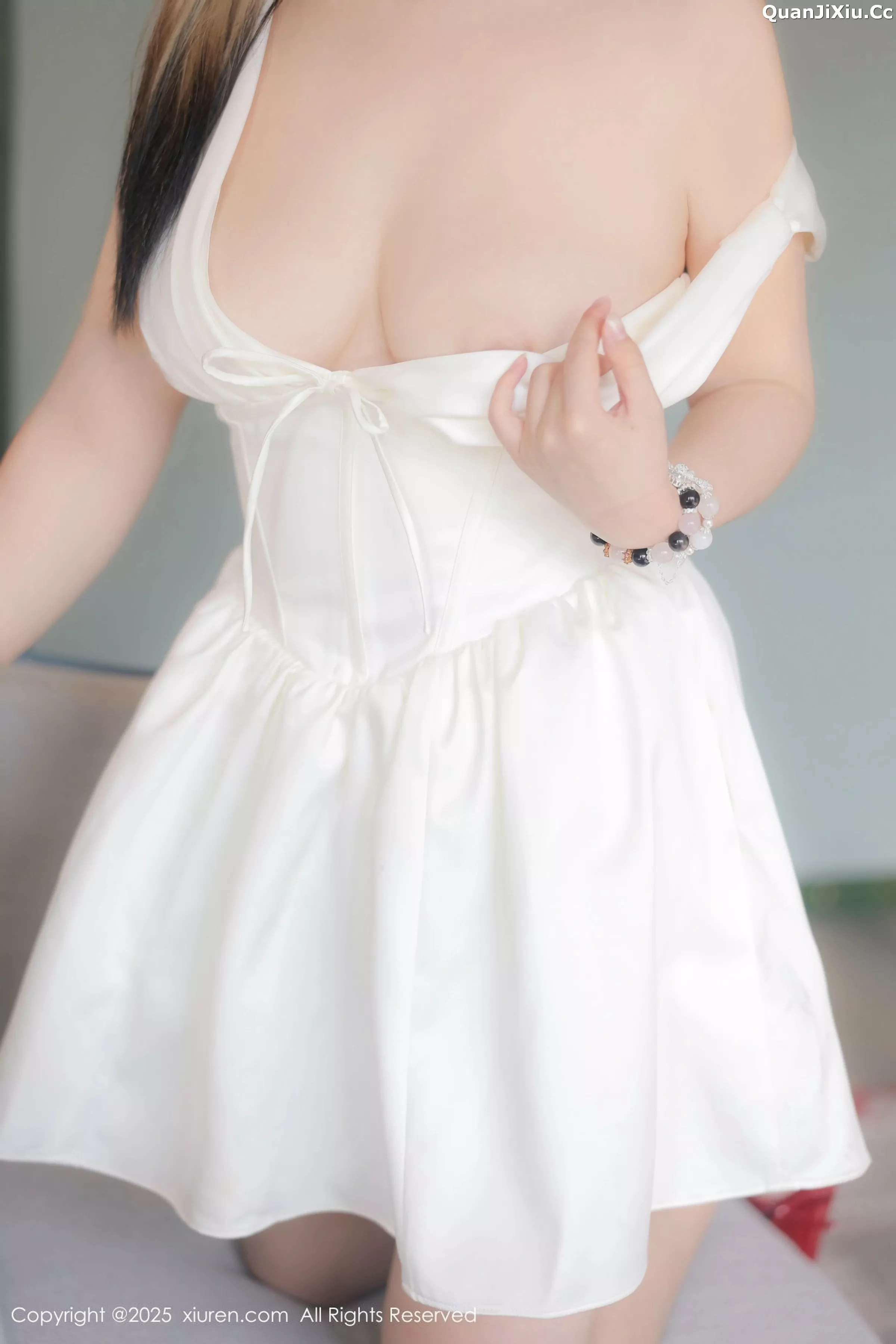 秀人集.com_[XiuRen秀人网]No.10262_新人模特诺诺Hsu白色连衣裙露粉色情趣内衣秀丰腴身材诱惑写真40P