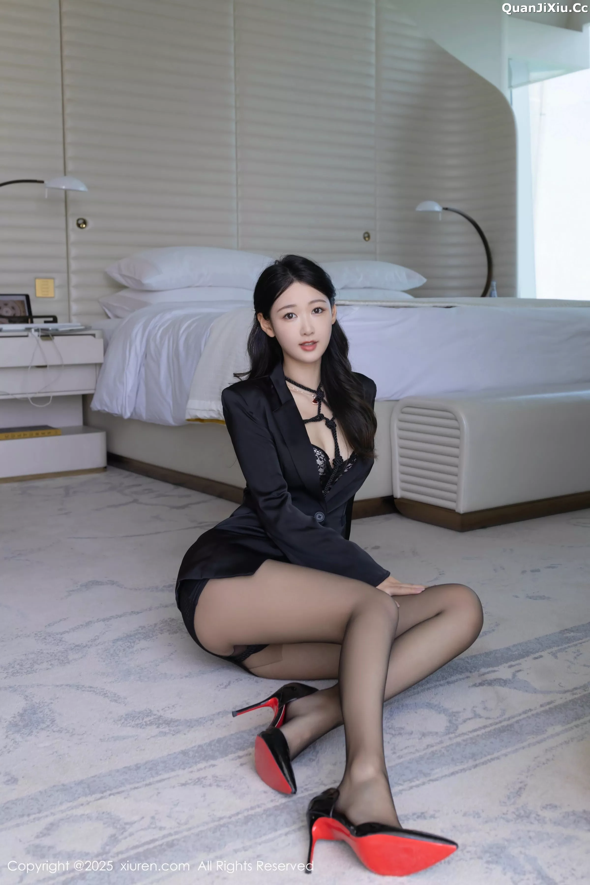 秀人集.com_[XiuRen秀人网]No.10267_模特唐安琪性感黑色西服露黑色内衣配超薄黑丝秀美腿诱惑写真80P