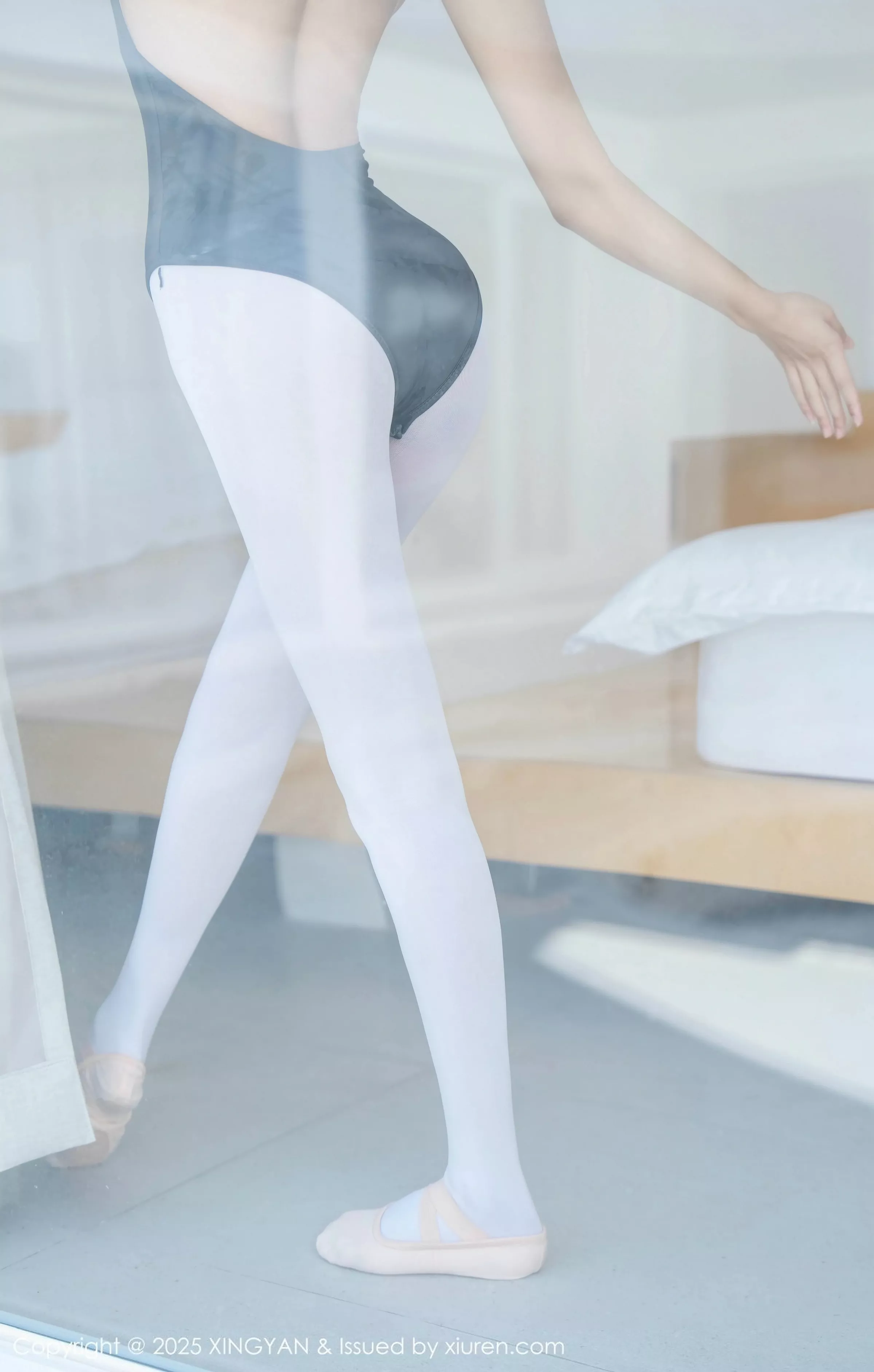 秀人集.com_[XINGYAN星颜社]VOL.345_模特星冉舞姿拍摄性感深色芭蕾舞服秀曼妙身姿完美诱惑写真79P