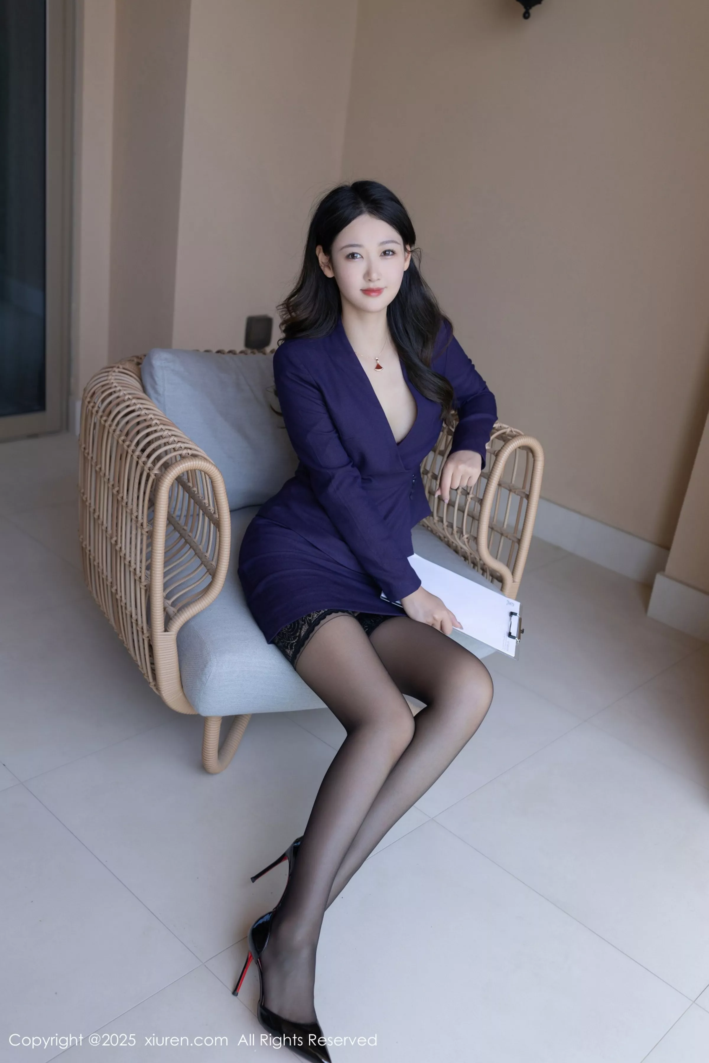 秀人集.com_[XiuRen秀人网]No.10178_模特唐安琪深蓝OL服饰露黑色内衣配黑丝吊袜秀曼妙身姿诱惑写真80P