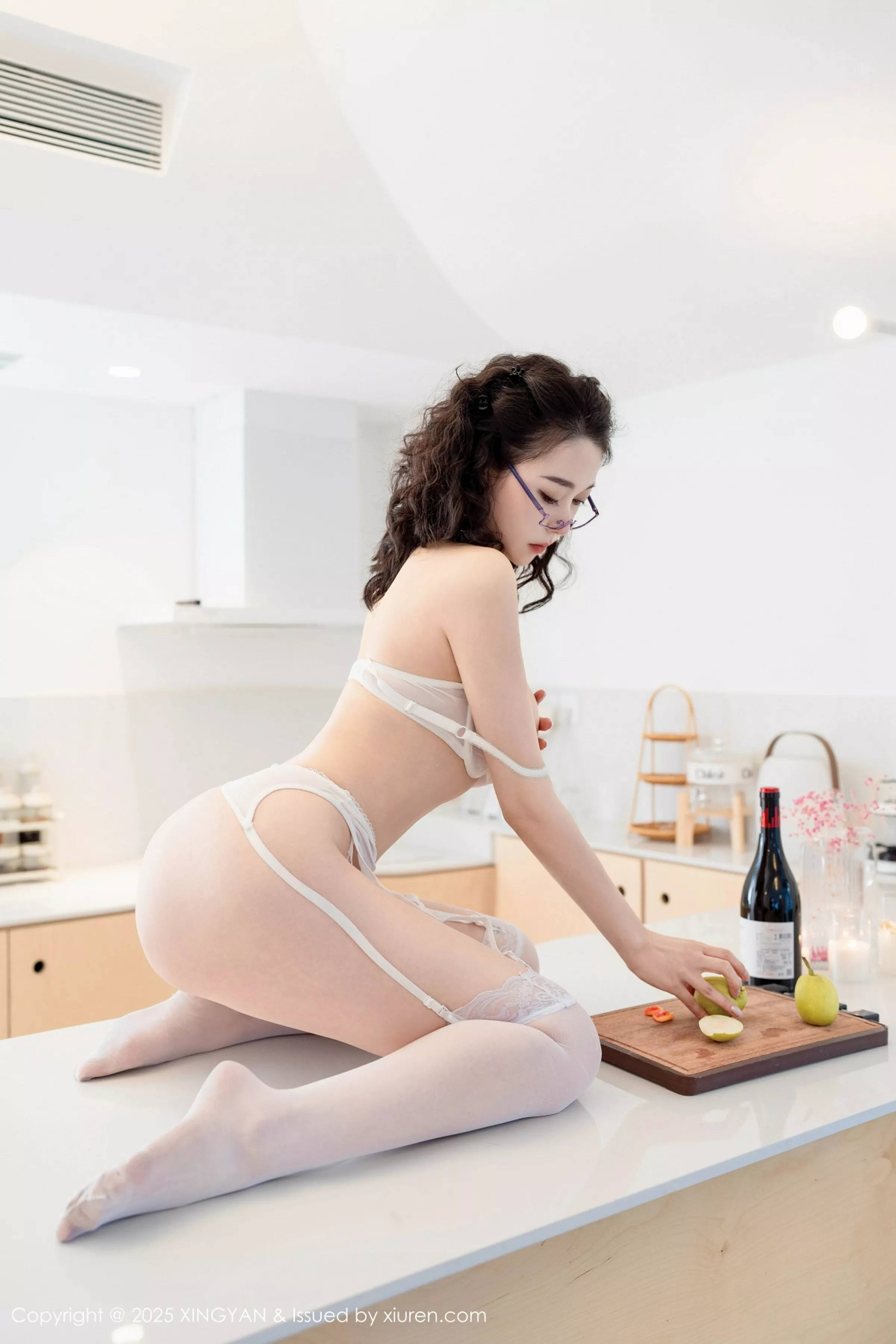 秀人集.com_[XINGYAN星颜社]VOL.340_模特清妙私房性感白色情趣内衣配白丝吊袜秀完美身材诱惑写真72P