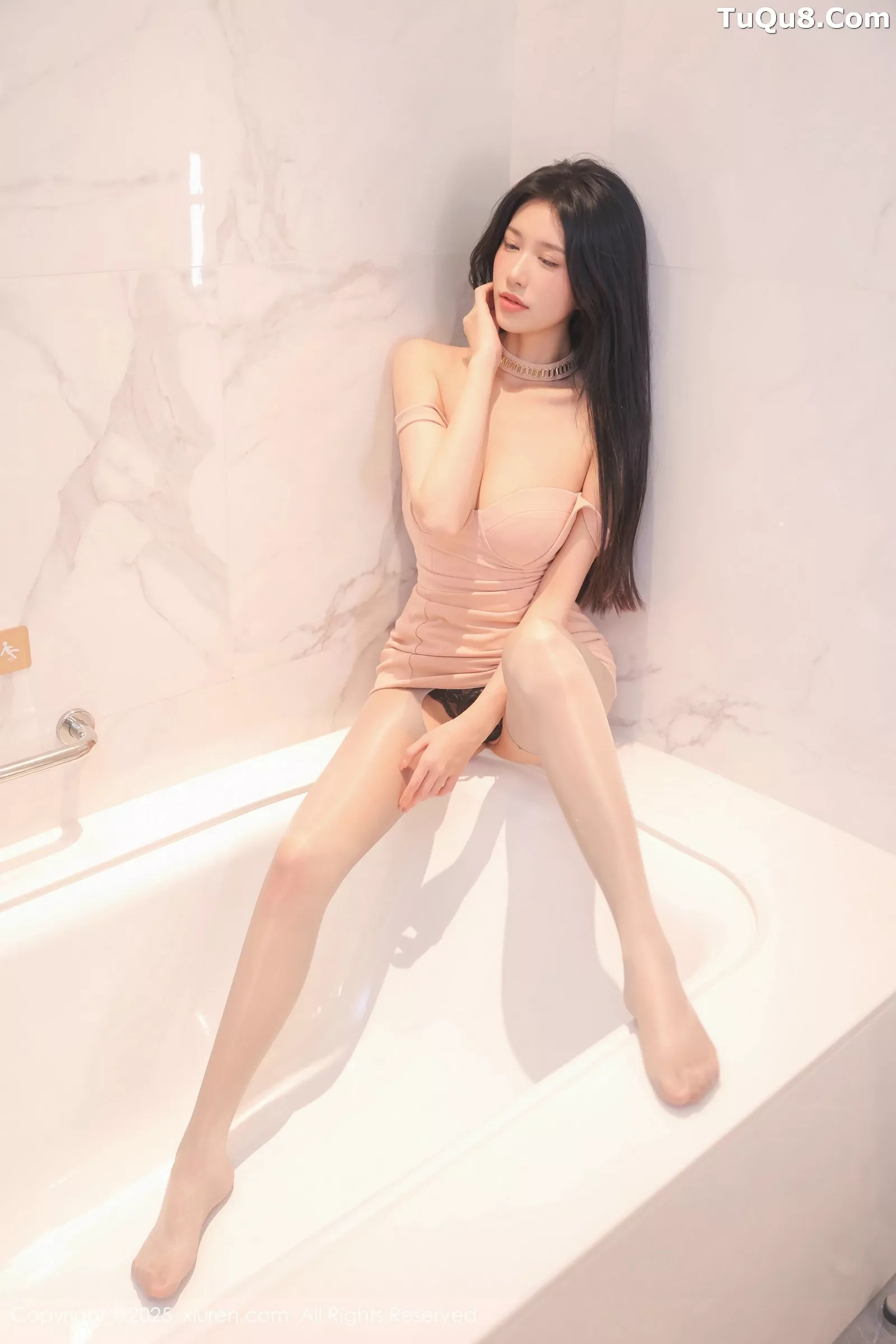 秀人集.com_[XiuRen秀人网]No.10339_模特shelly诗莉吖性感粉色连衣裙配开档灰丝秀曼妙身姿诱惑写真81P