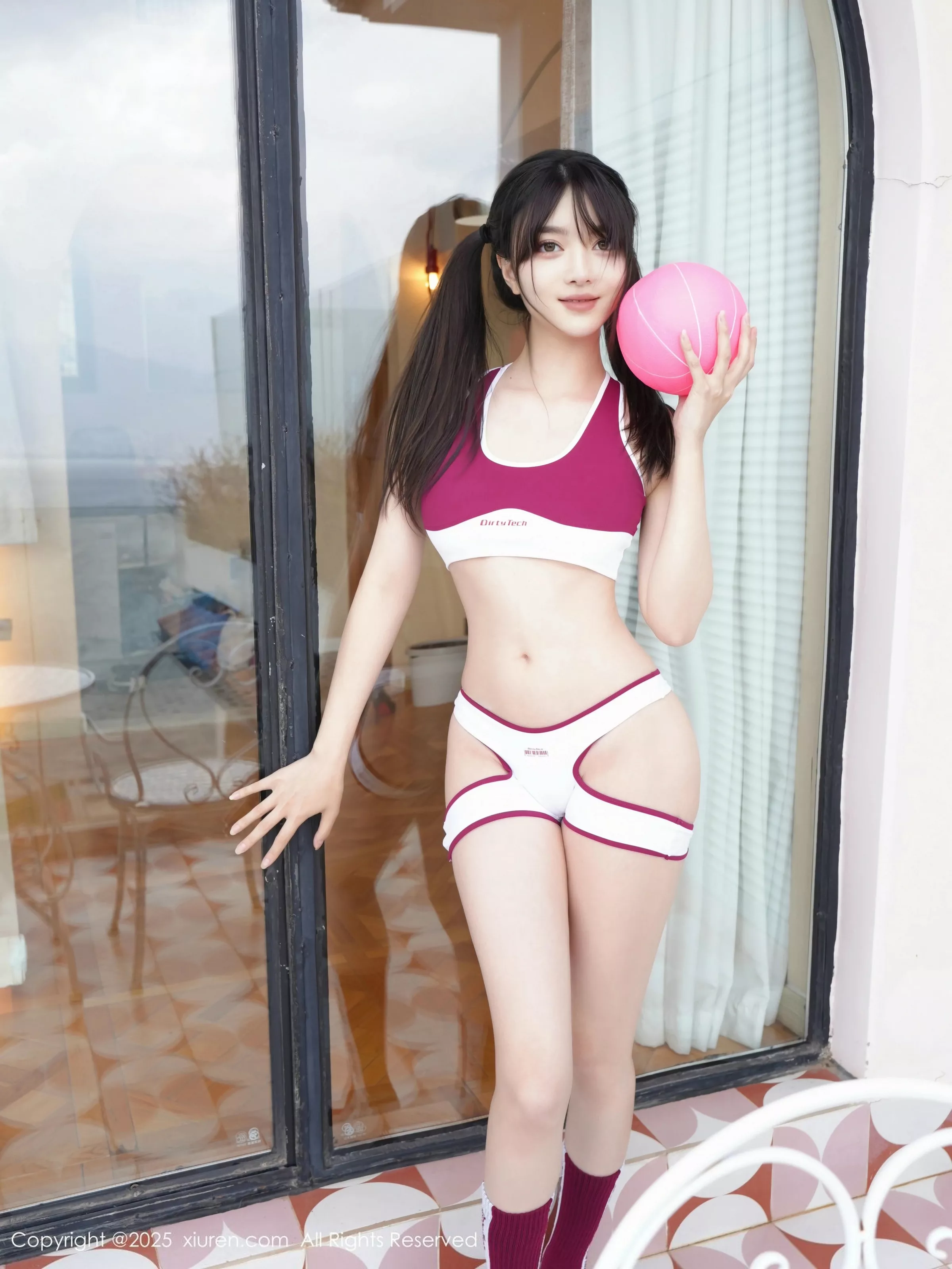 秀人集.com_[XiuRen秀人网]No.10350_模特白露lulu性感深色运动服配运动短袜半脱秀丰满身材诱惑写真77P