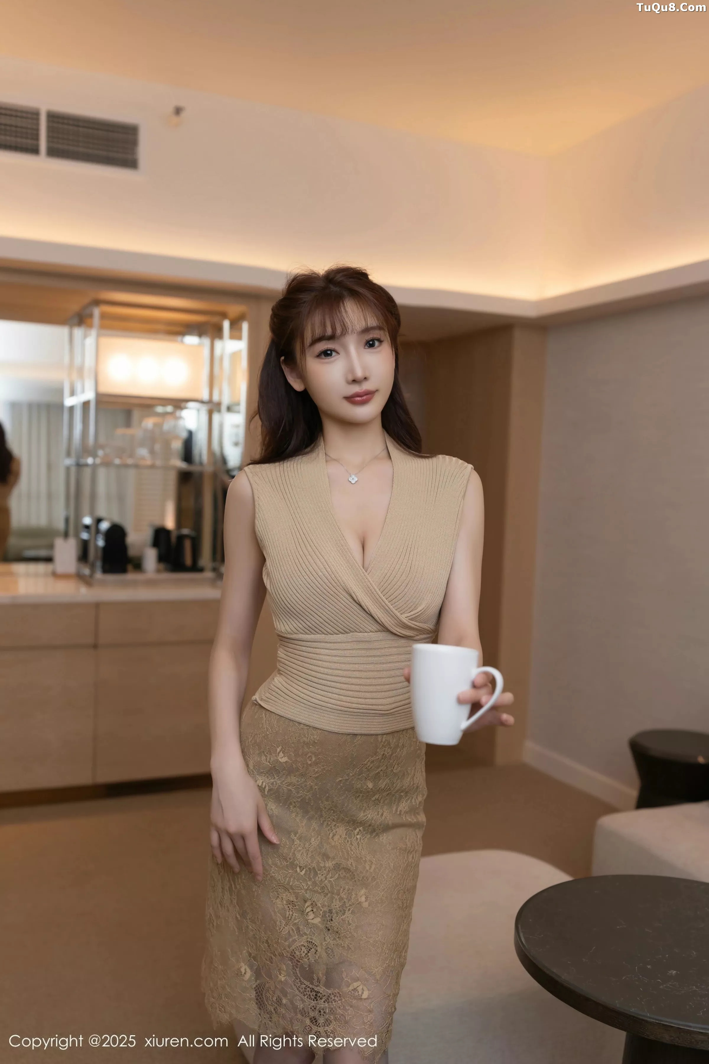 秀人集.com_[XiuRen秀人网]No.10370_模特陆萱萱性感紫色情趣内衣配紫色丝袜秀柔美身材诱惑写真80P