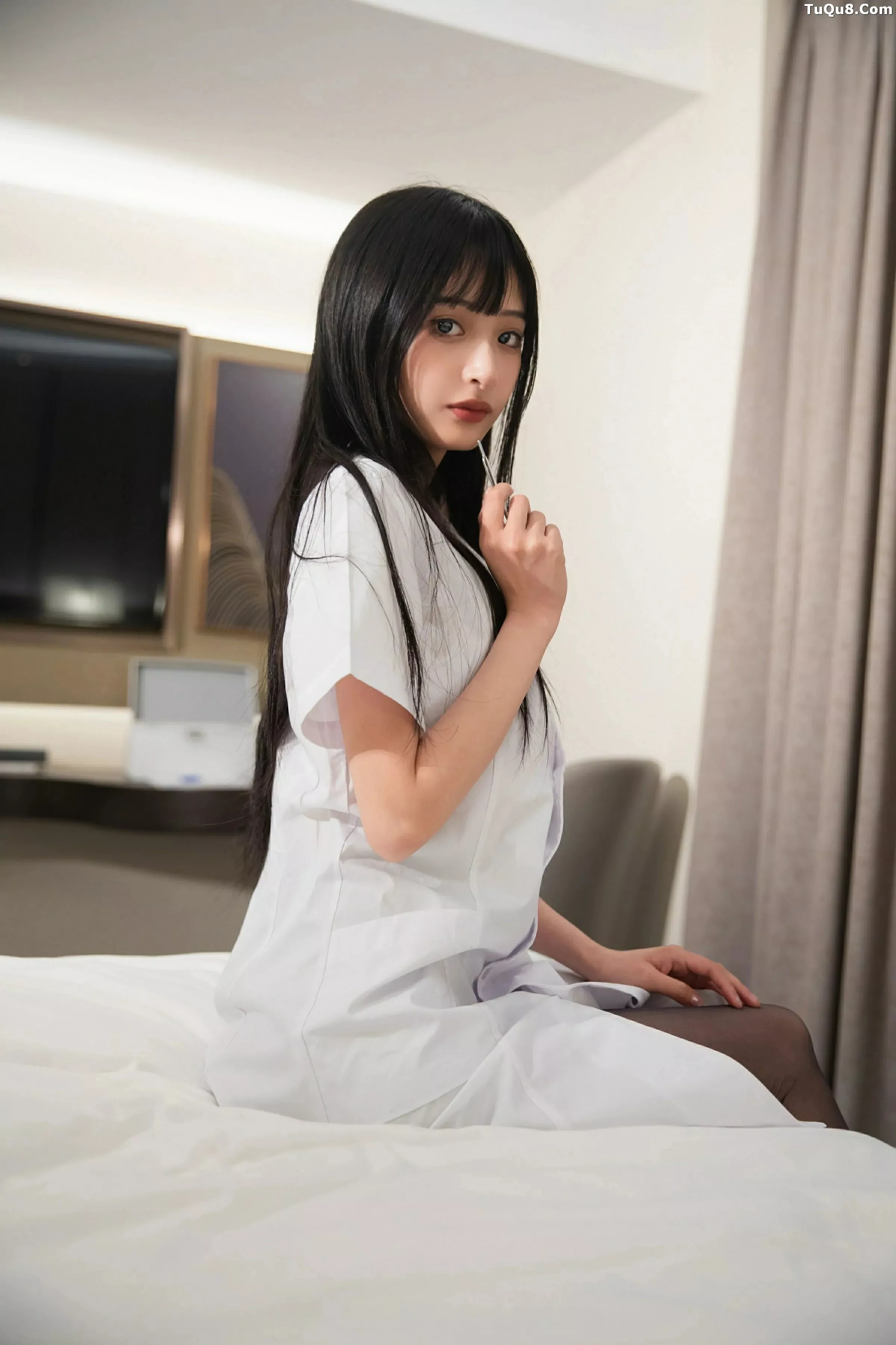 秀人集.com_[XiuRen秀人网]No.10373_模特茂木希子性感白色护士服饰配超薄黑丝秀完美身材诱惑写真80P