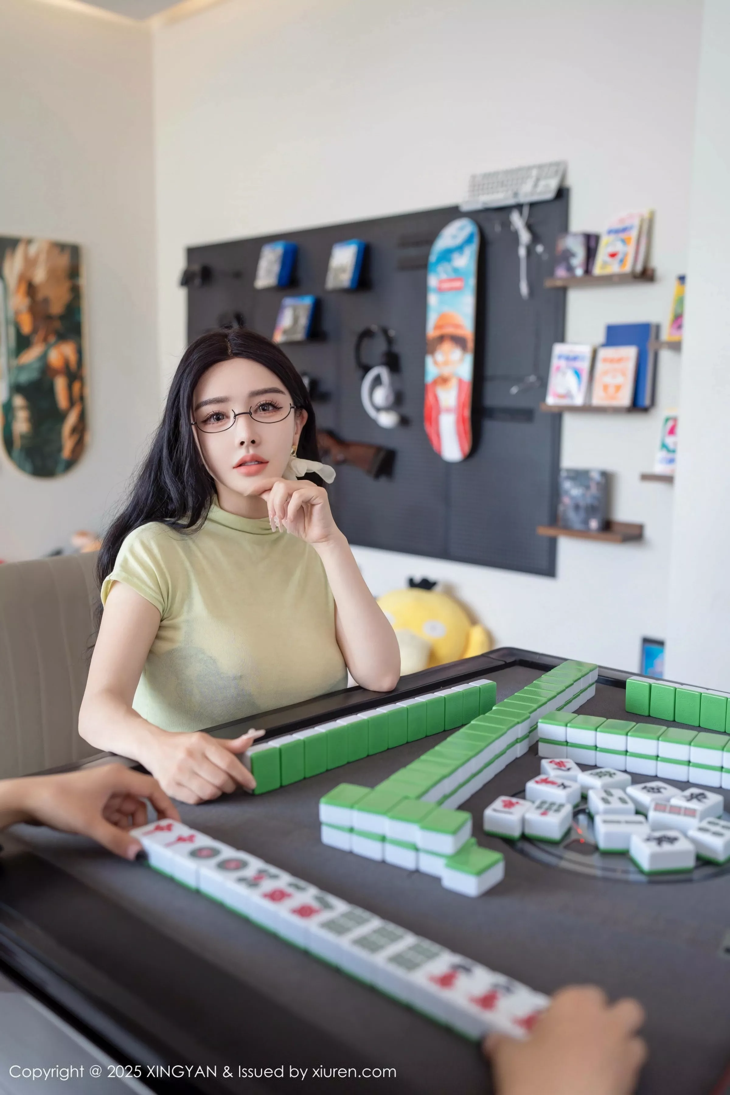 秀人集.com_[XINGYAN星颜社]VOL.357_模特潘思沁浅绿T恤露蓝色内衣配超薄肉丝秀巨乳肥臀诱惑写真73P