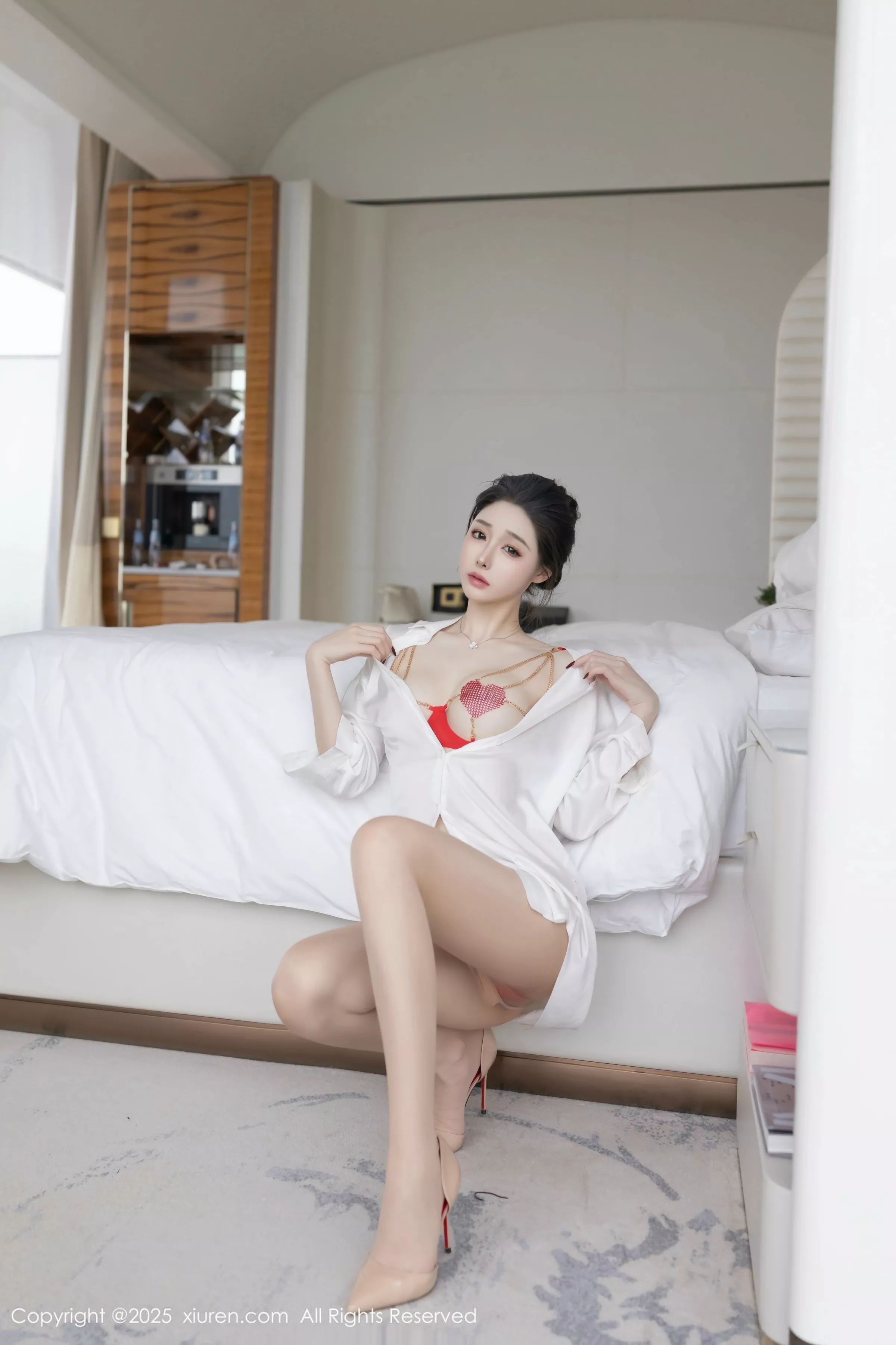 秀人集.com_[XiuRen秀人网]No.10411_模特小逗逗性感红色情趣内衣配原色丝袜秀曼妙身姿完美诱惑写真84P