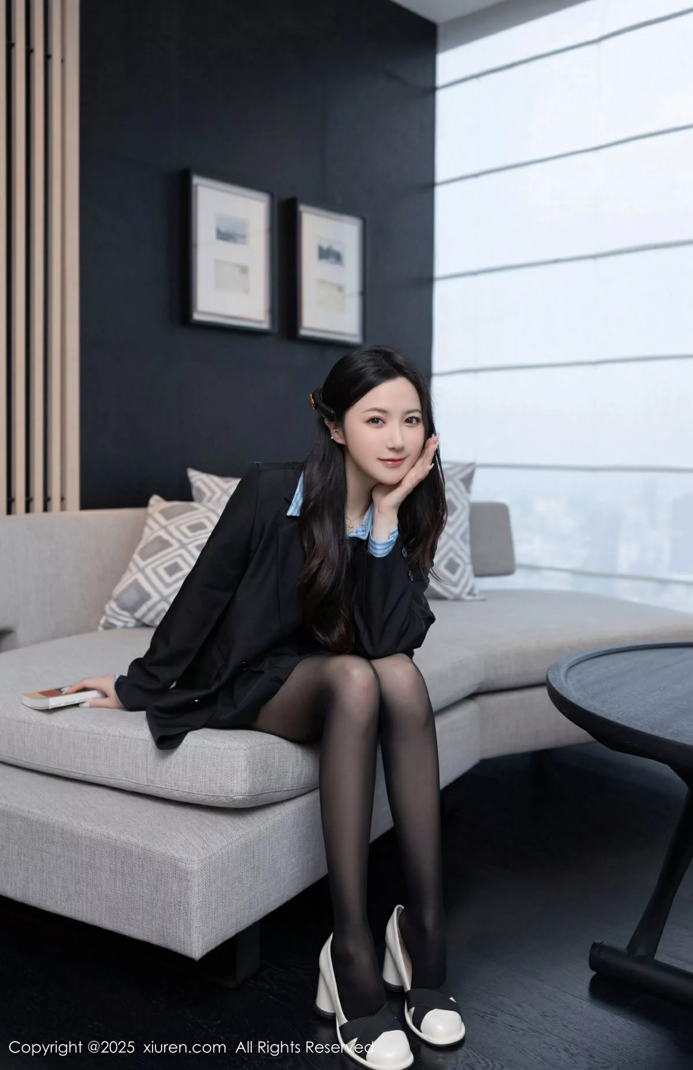 秀人集.com_[XiuRen秀人网]No.10412_模特鱼子酱Fish蓝色T恤配黑短裙露超薄黑丝秀曼妙身材诱惑写真80P