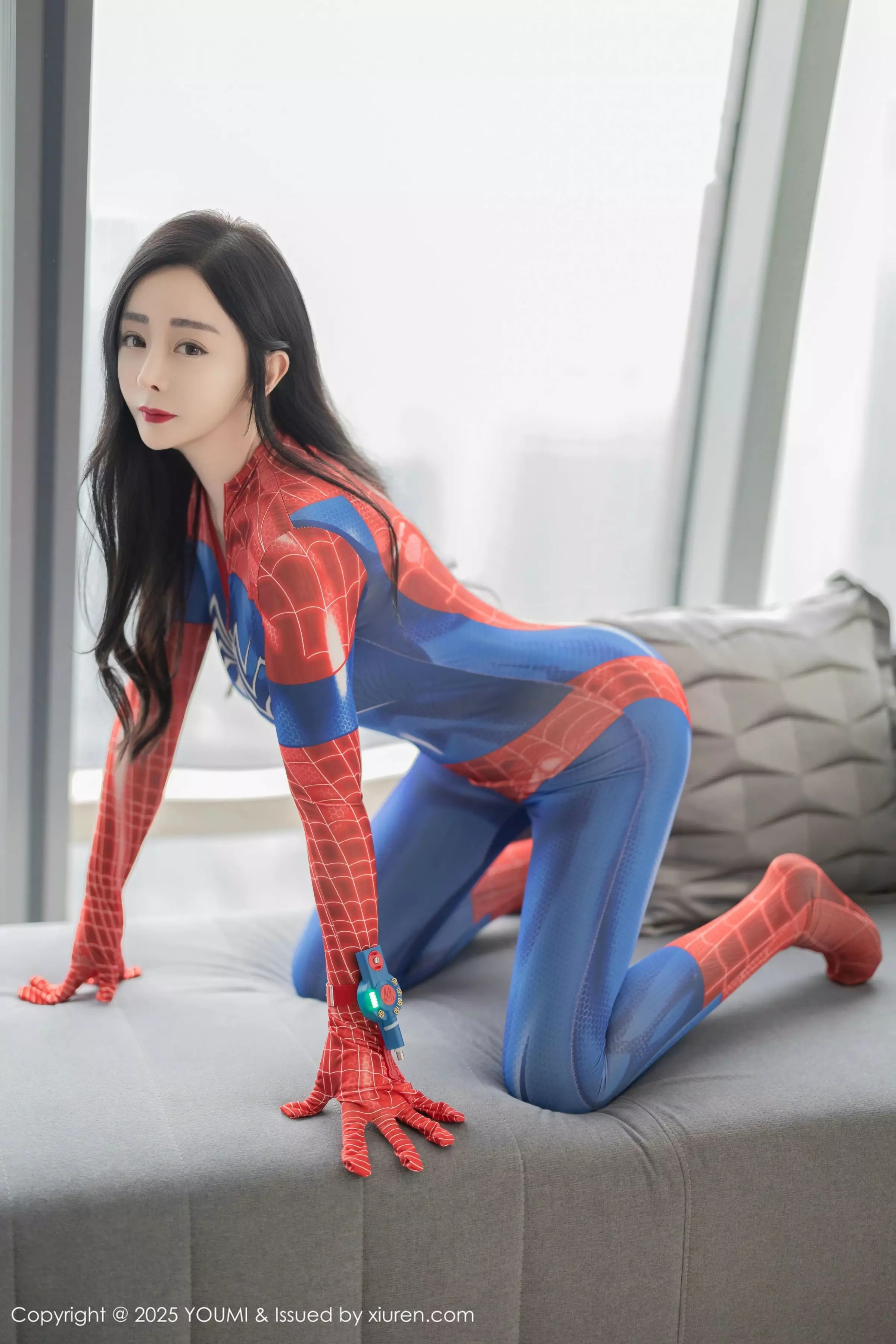 秀人集.com_[YouMi尤蜜荟]Vol.1138_模特允爾性感紧身蜘蛛侠服饰露灰色内衣秀丰满身材撩人诱惑写真78P