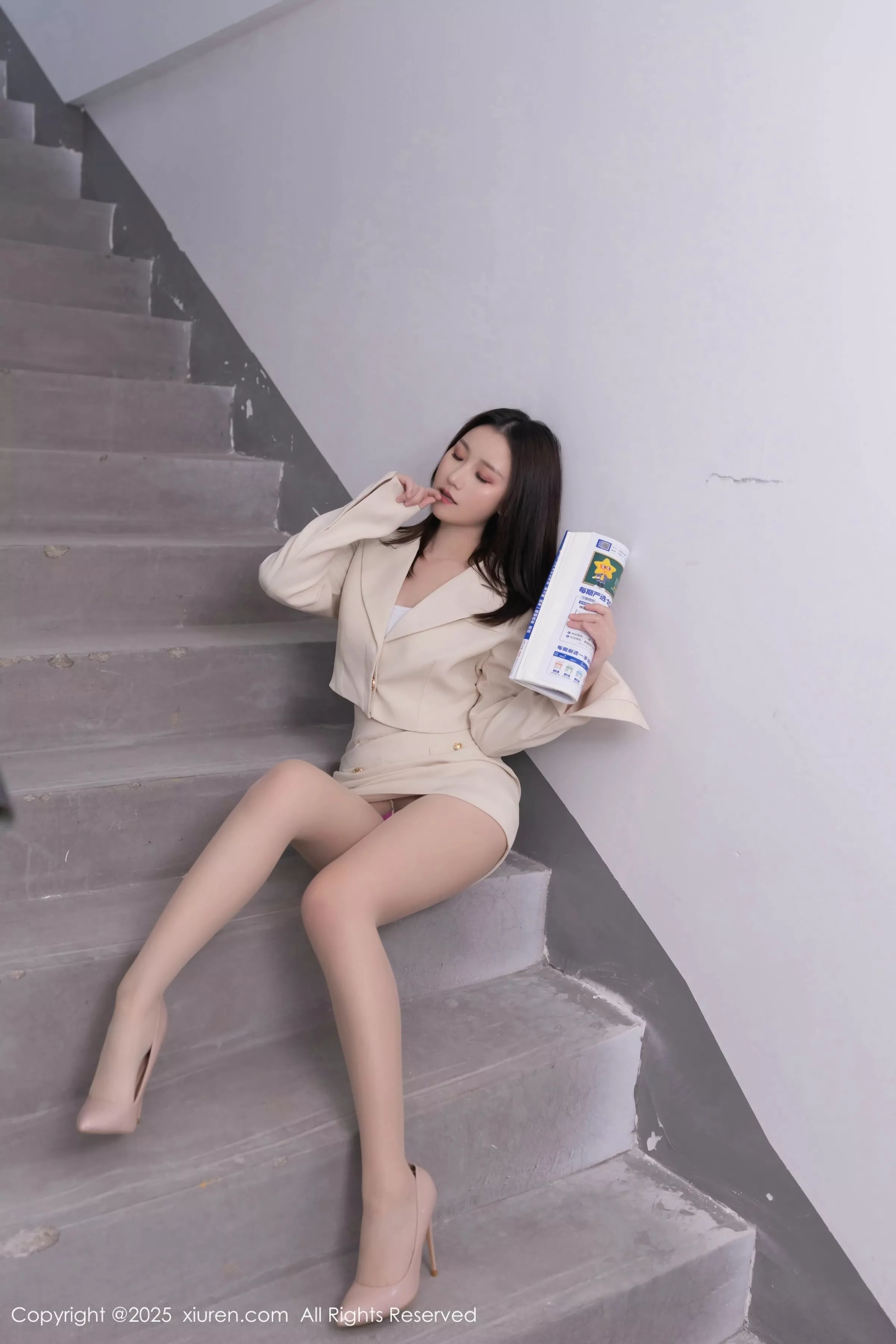 秀人集.com_[XiuRen秀人网]No.10428_模特杏子Yada性感浅色短裙露超薄肉丝秀曼妙身姿迷人诱惑写真60P