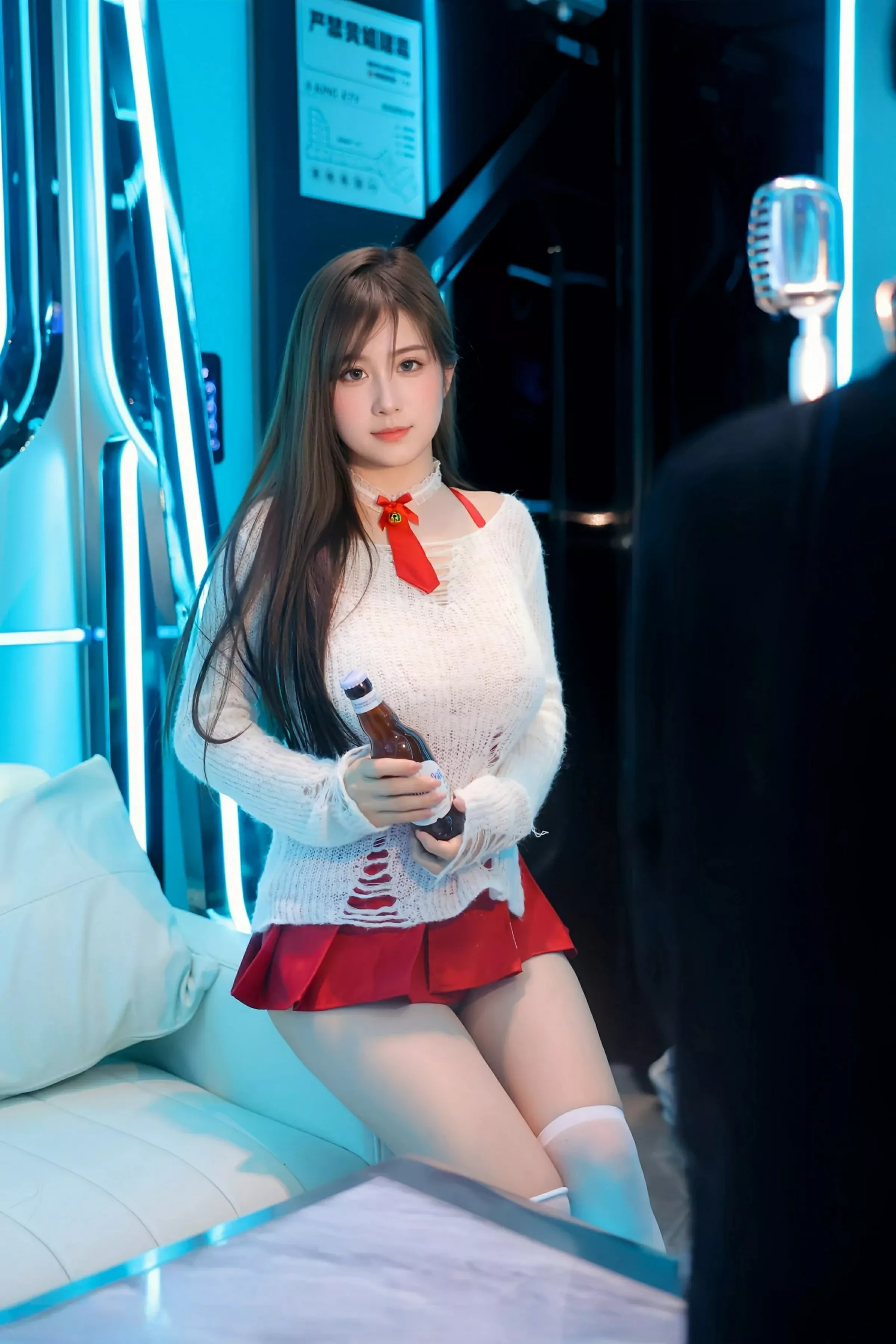 秀人集.com_[XiuRen秀人网]No.10470_模特小肉肉咪私房性感白色蕾丝内衣配白丝袜秀凹凸身材诱惑写真76P