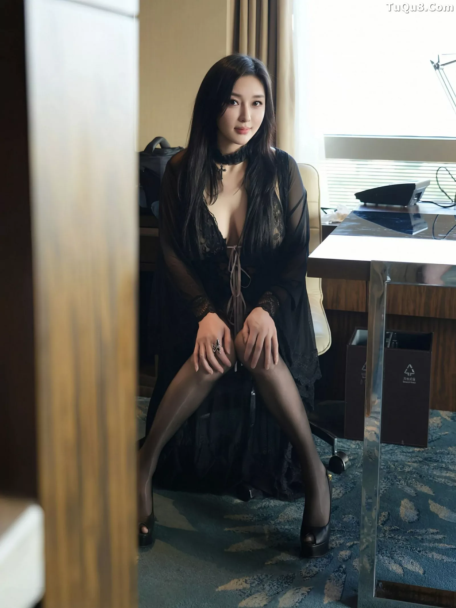 秀人集.com_[XiuRen秀人网]No.10490_模特苏一诺性感黑色睡袍露蕾丝内衣配黑丝袜秀丰满身材诱惑写真80P