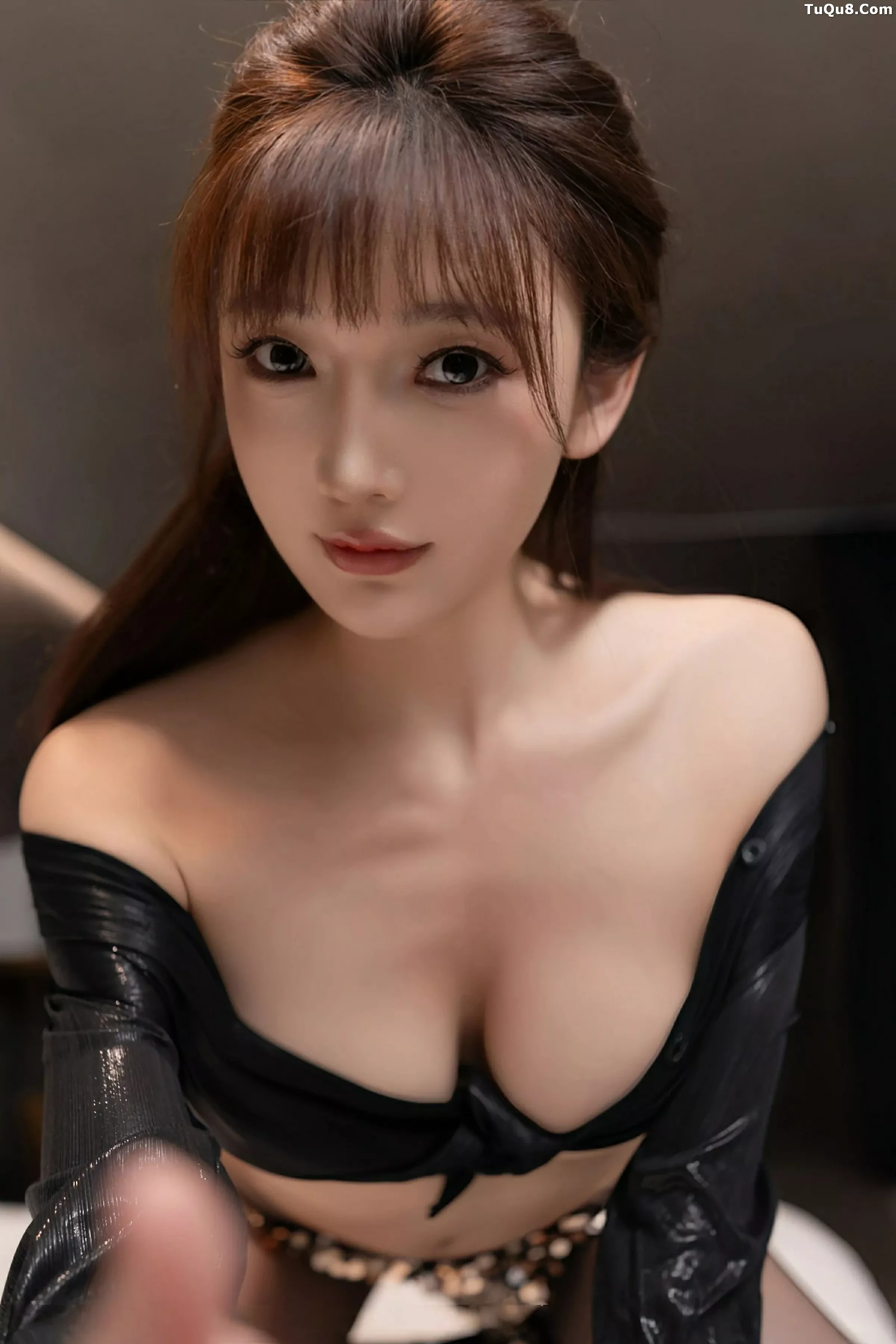 秀人集.com_[XiuRen秀人网]No.10505_模特陆萱萱性感黑色衬衫配开档黑丝半脱秀柔美身姿完美诱惑写真80P