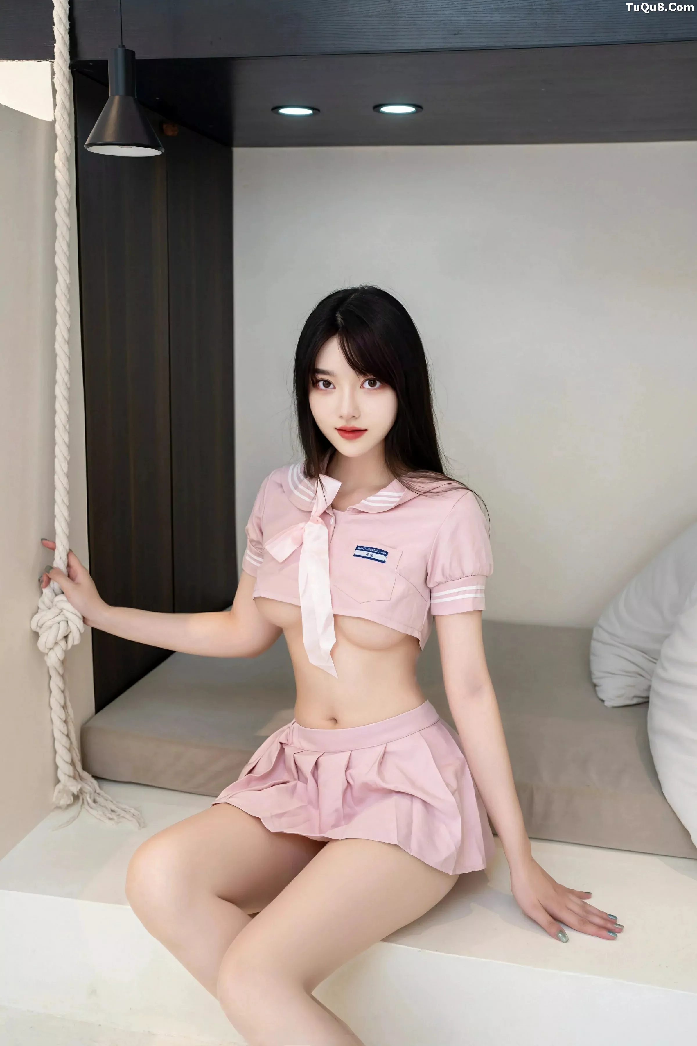 秀人集.com_[XINGYAN星颜社]VOL.364_模特白露lulu性感粉色JK制服配超薄肉丝秀完美身材诱惑写真66P