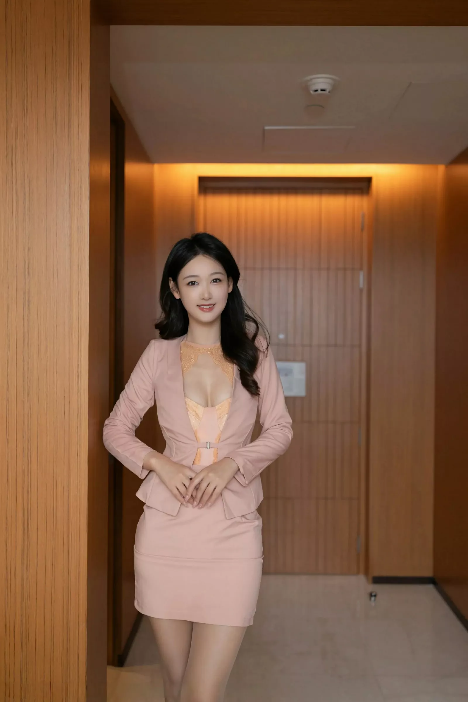 秀人集.com_[XiuRen秀人网]No.10520_模特唐安琪橙色OL服饰露橙色内衣配超薄肉丝秀曼妙身姿诱惑写真83P