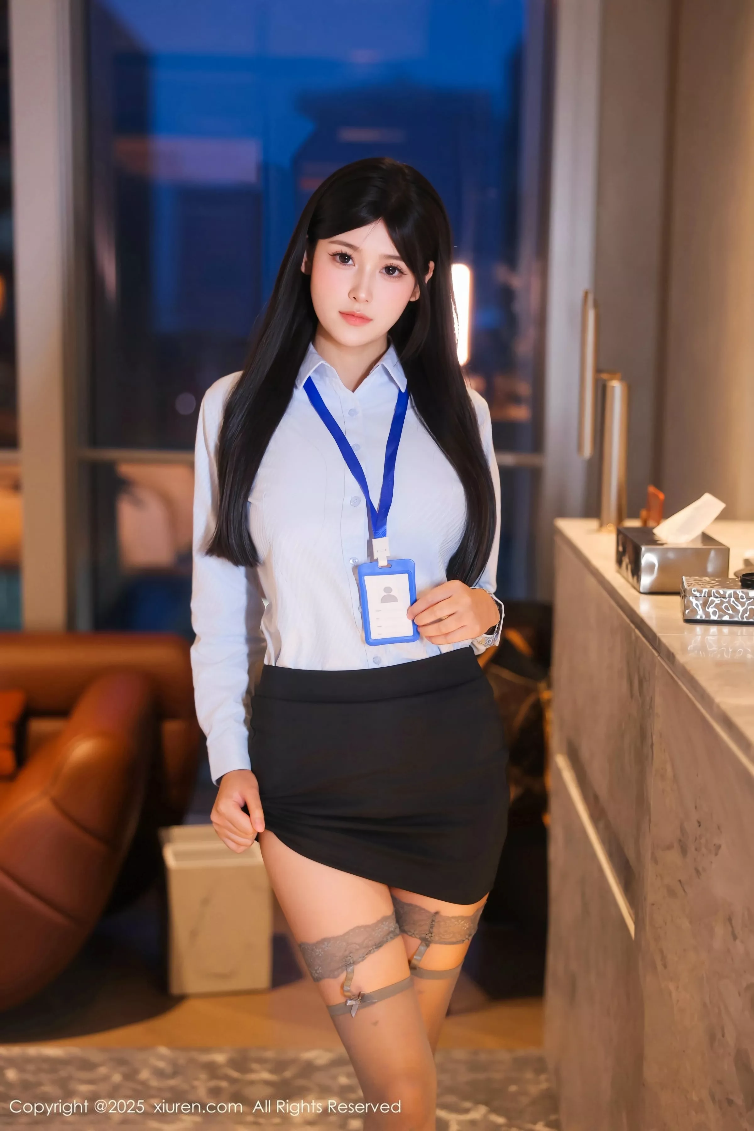 秀人集.com_[XiuRen秀人网]No.10440_模特余安安OL服饰露黑色情趣内衣配灰丝袜秀凹凸身材诱惑写真69P