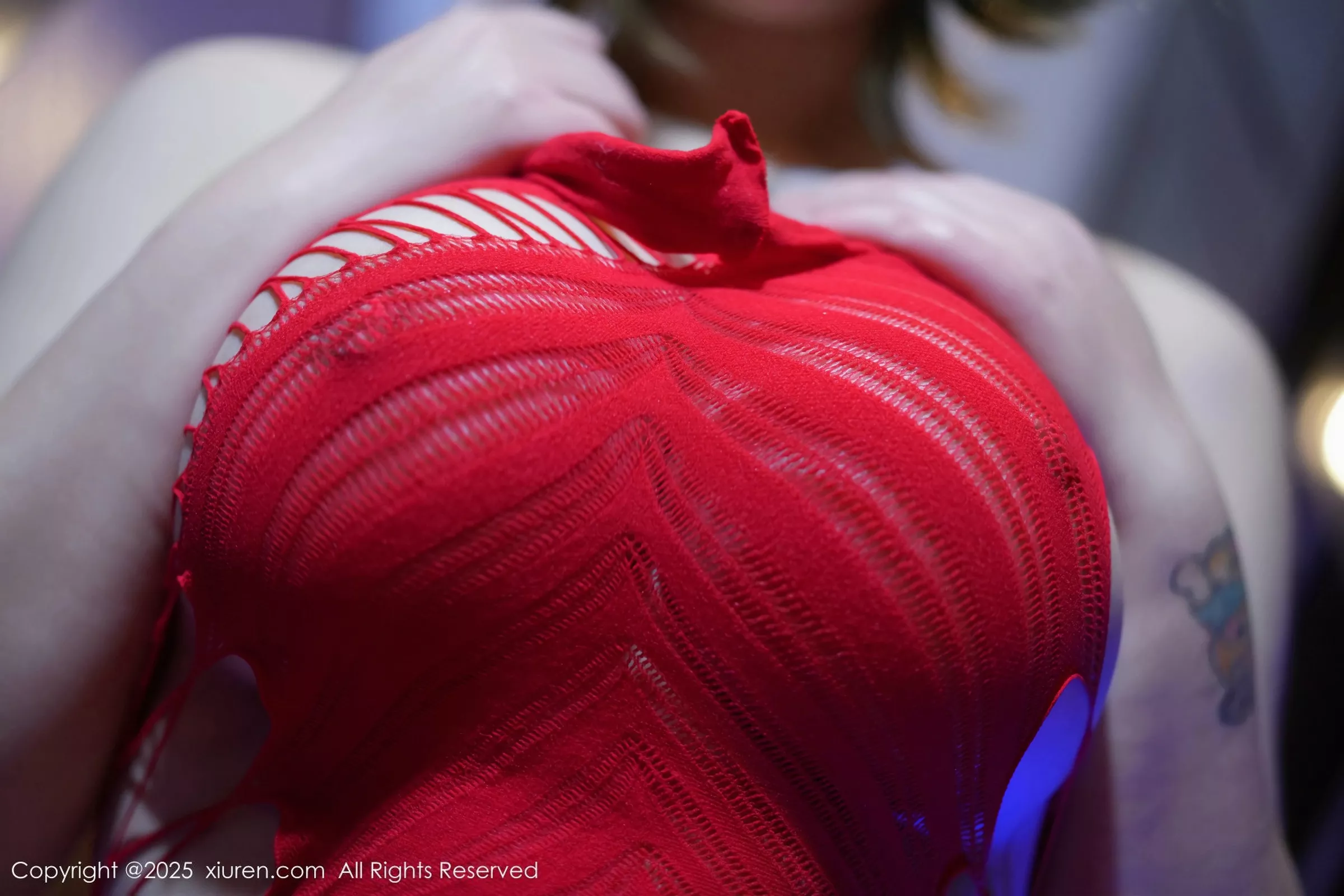 秀人集.com_[XiuRen秀人网]No.10444_女神妲己_Toxic性感红色情趣服饰配红丝袜秀雪峰美臀诱惑写真79P