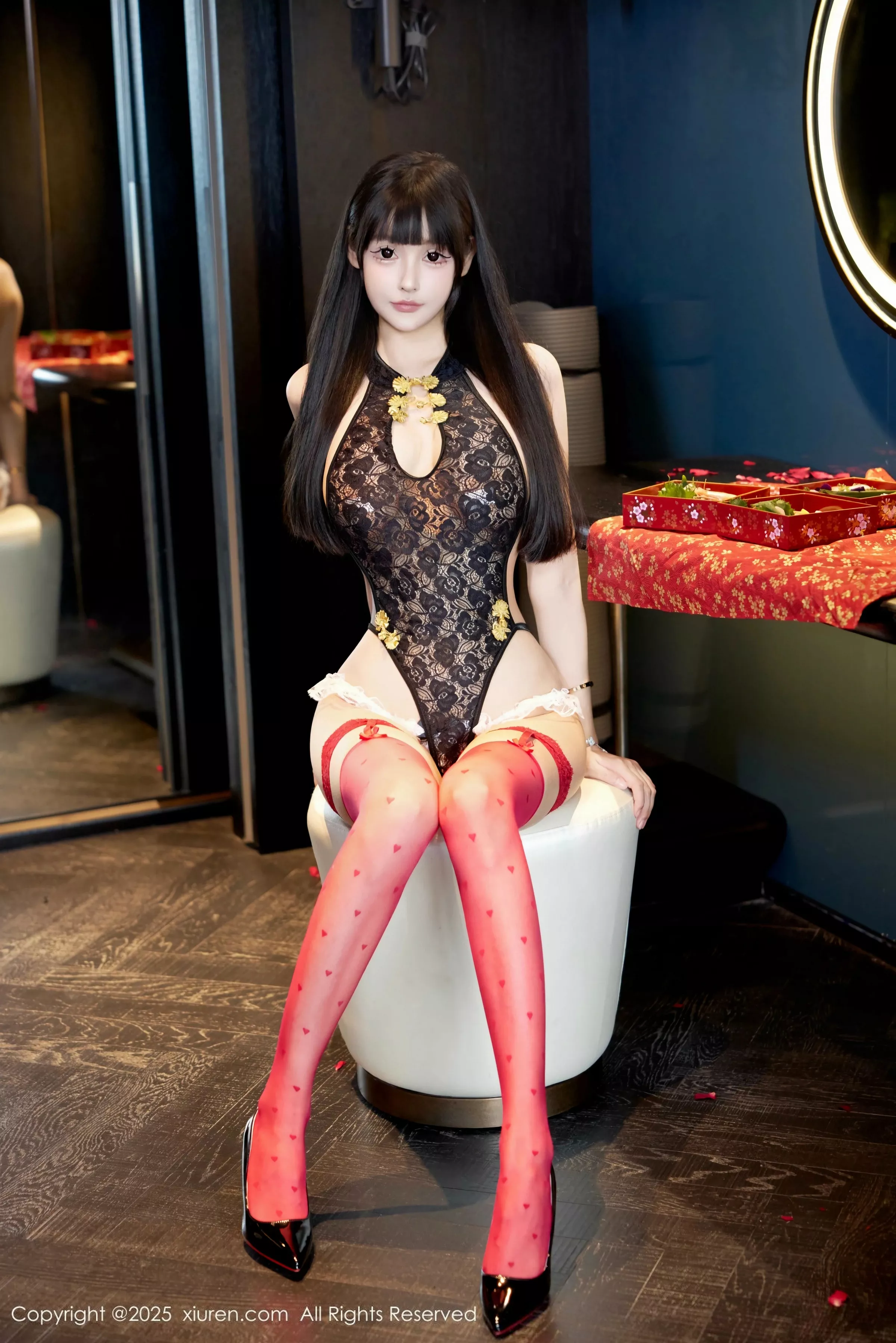 秀人集.com_[XiuRen秀人网]No.10448_模特智恩baby性感黑色蕾丝情趣旗袍配红丝袜秀丰腴身姿诱惑写真47P
