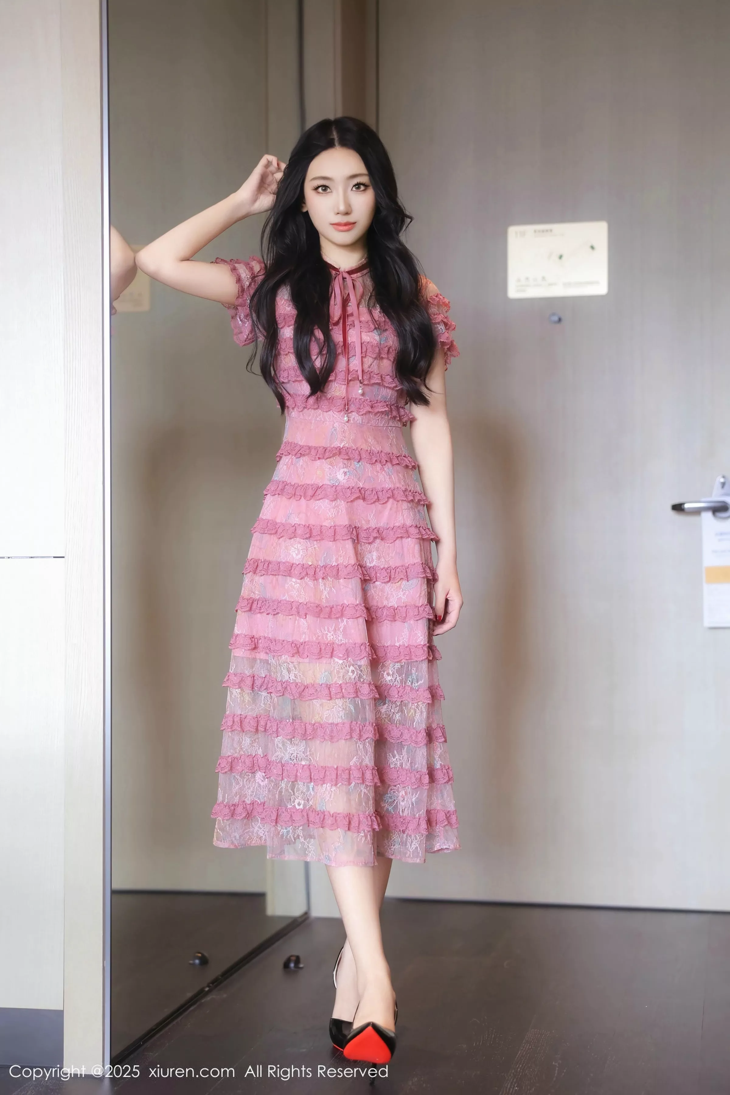 秀人集.com_[XiuRen秀人网]No.10459_模特桑宁性感紫色连衣短裙露白色内衣配超薄黑丝秀美腿诱惑写真77P