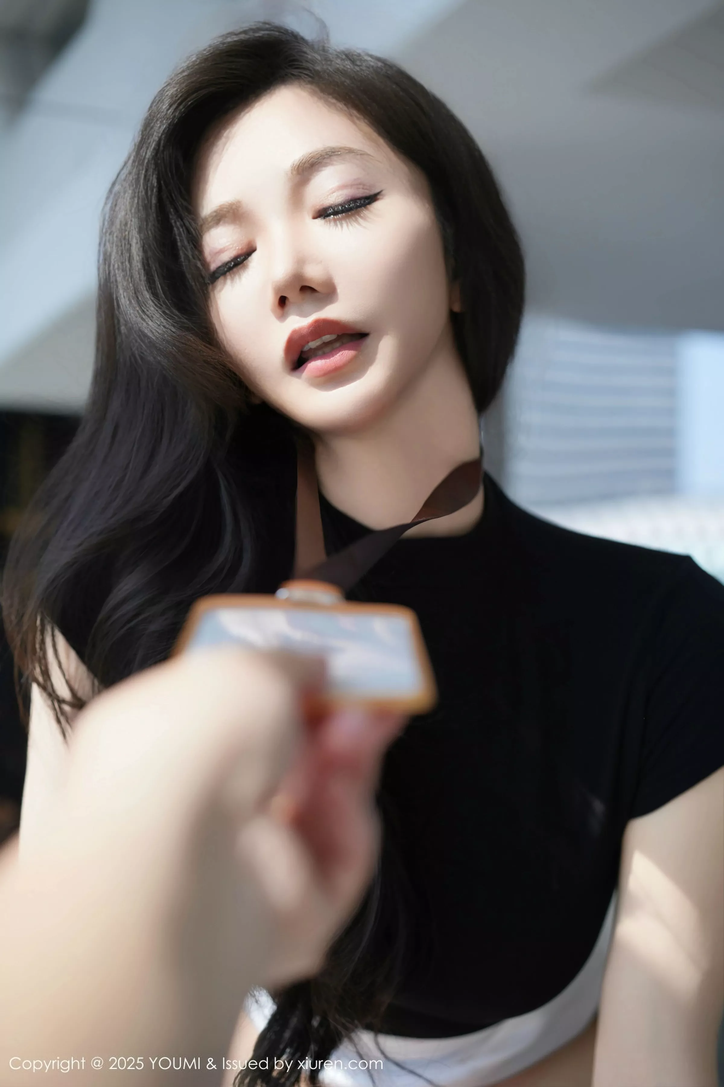 秀人集.com_[YouMi尤蜜荟]Vol.1144_女神心妍小公主性感黑色OL服饰配超薄肉丝秀丰腴身材诱惑写真78P