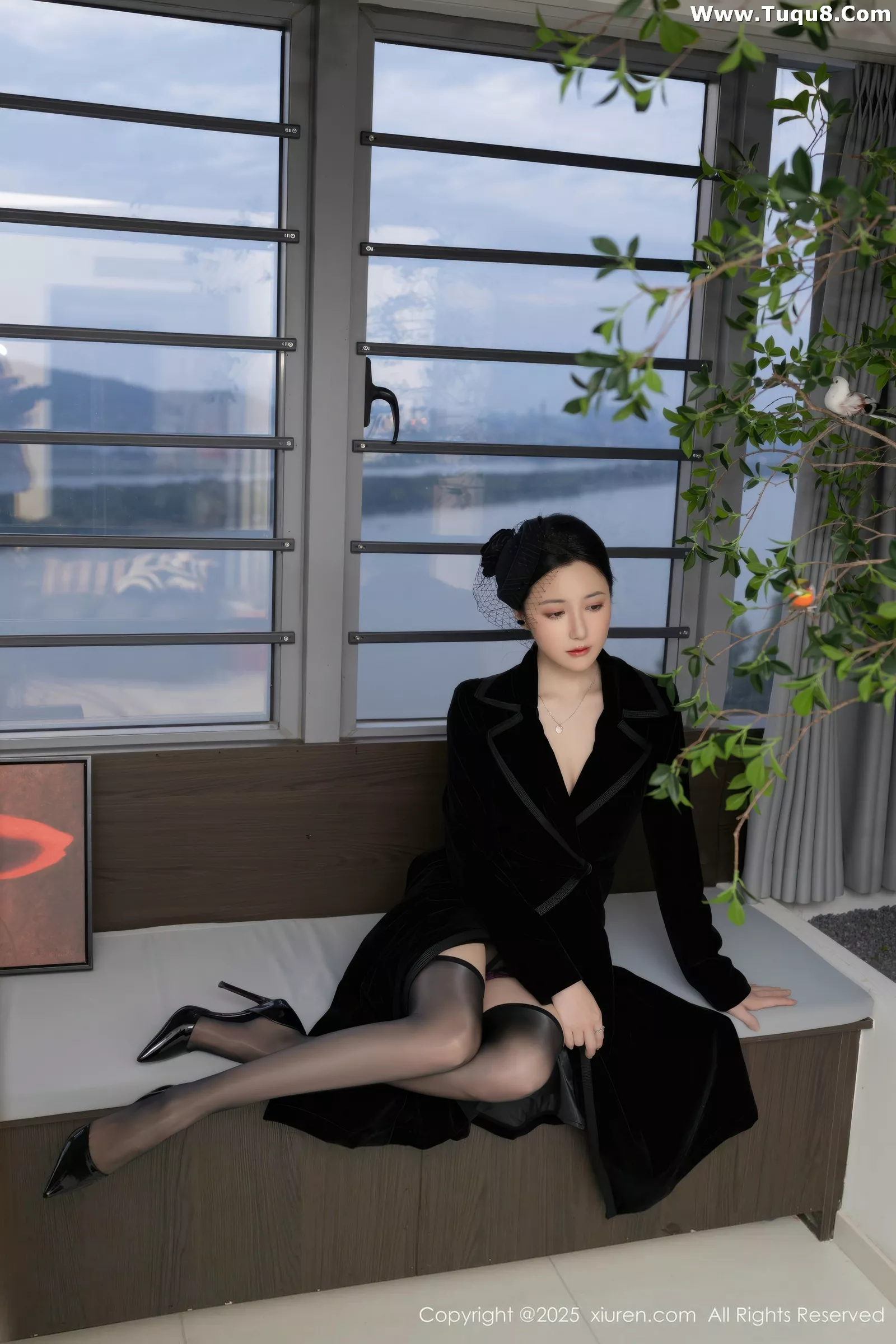 秀人集.com_[XiuRen秀人网]No.10564_模特鱼子酱Fish性感黑色情趣内衣配黑丝吊袜秀曼妙身姿诱惑写真80P