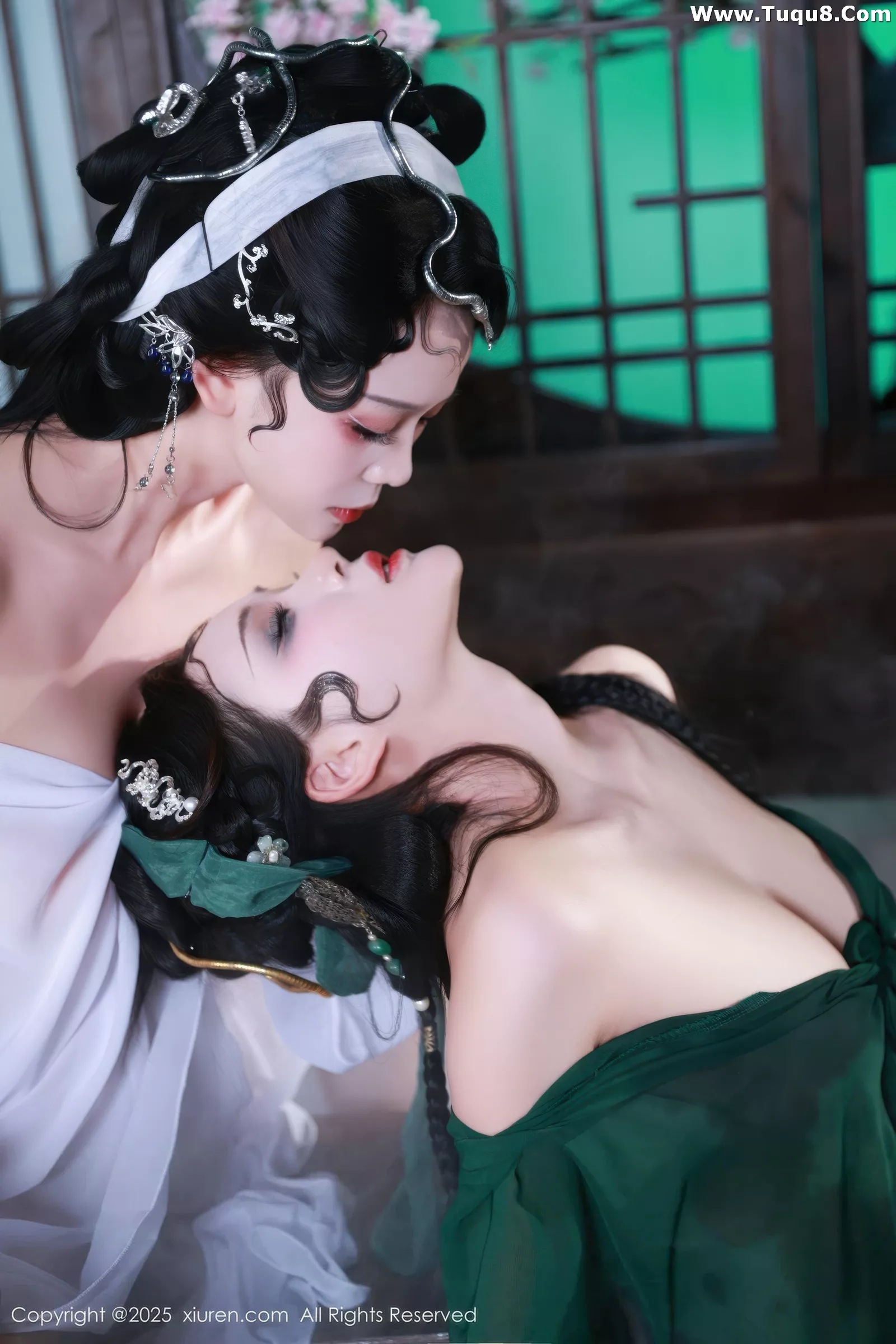 秀人集.com_[XiuRen秀人网]No.10561_模特南乔古风场景青蛇装扮性感低胸服饰秀完美身材诱惑写真88P