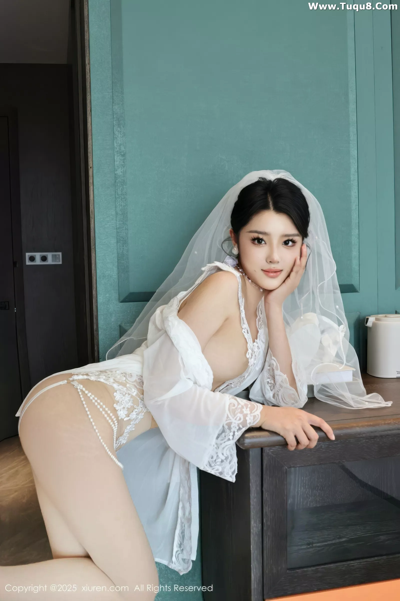 秀人集.com_[XiuRen秀人网]No.10559_新人模特糯梨子性感白色情趣婚纱配白色丝袜秀曼妙身姿诱惑写真70P