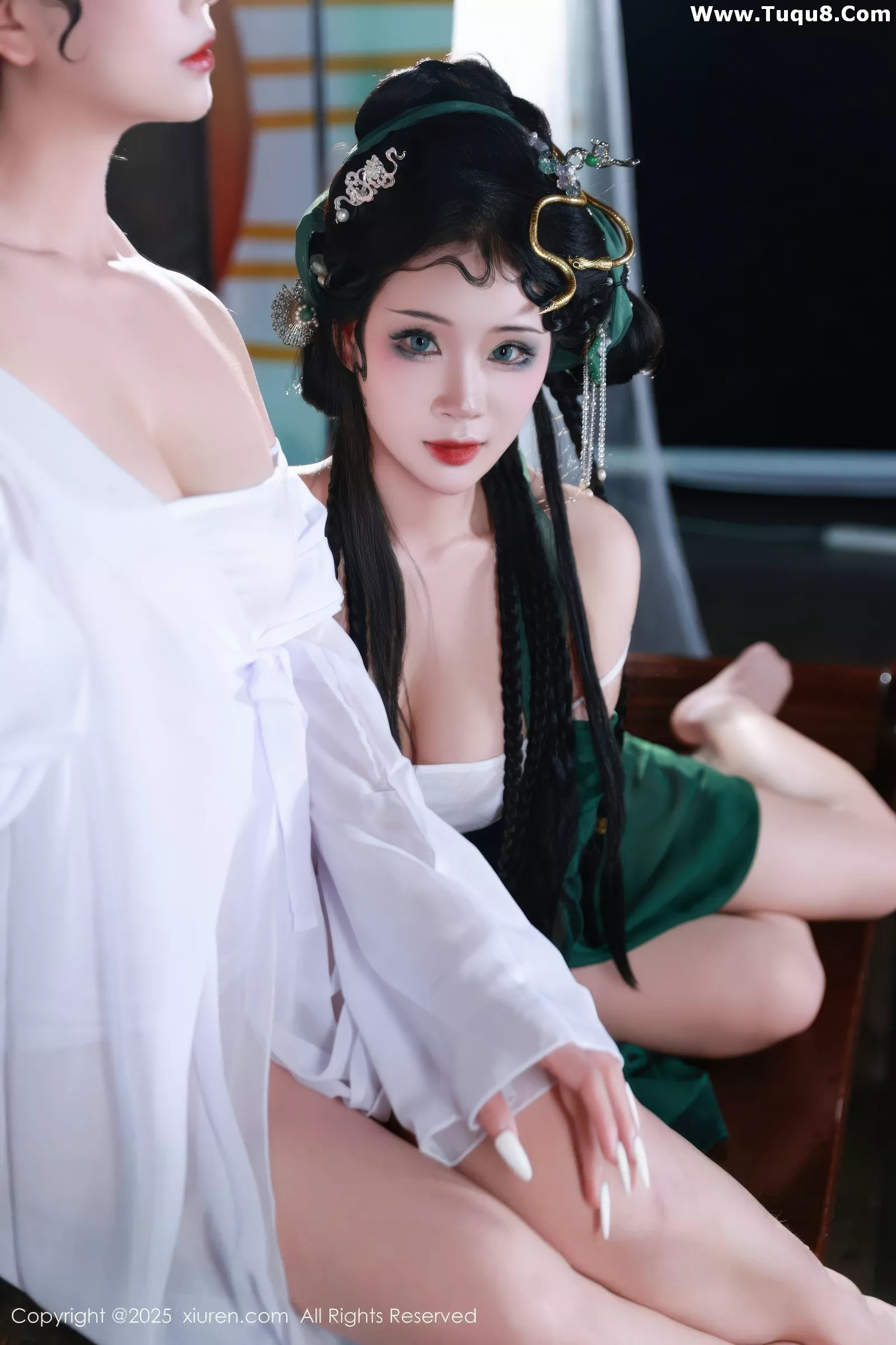 秀人集.com_[XiuRen秀人网]No.10561_模特南乔古风场景青蛇装扮性感低胸服饰秀完美身材诱惑写真88P