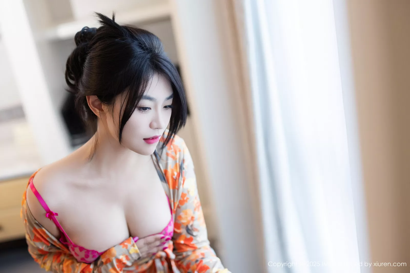 秀人集.com_[IMISS爱蜜社]Vol.796_女神许诺Sabrina连衣短裙露红色内衣配超薄肉丝秀美腿诱惑写真98P