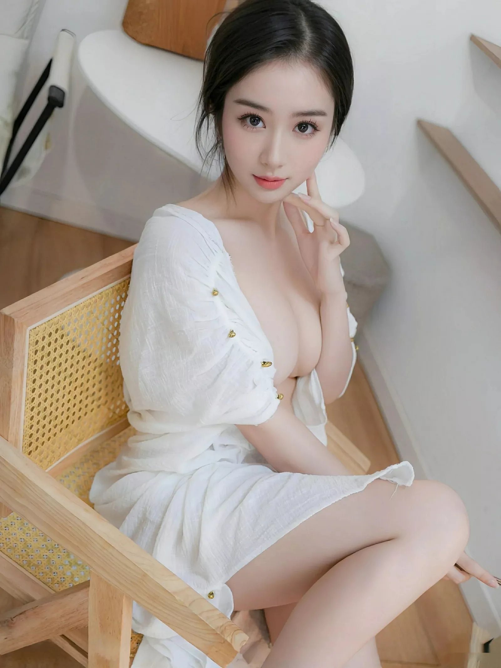 秀人集.com_[XiuRen秀人网]No.10603_模特楠芝性感白色长袍半脱露白色丁字裤秀惹火身材撩人诱惑写真77P