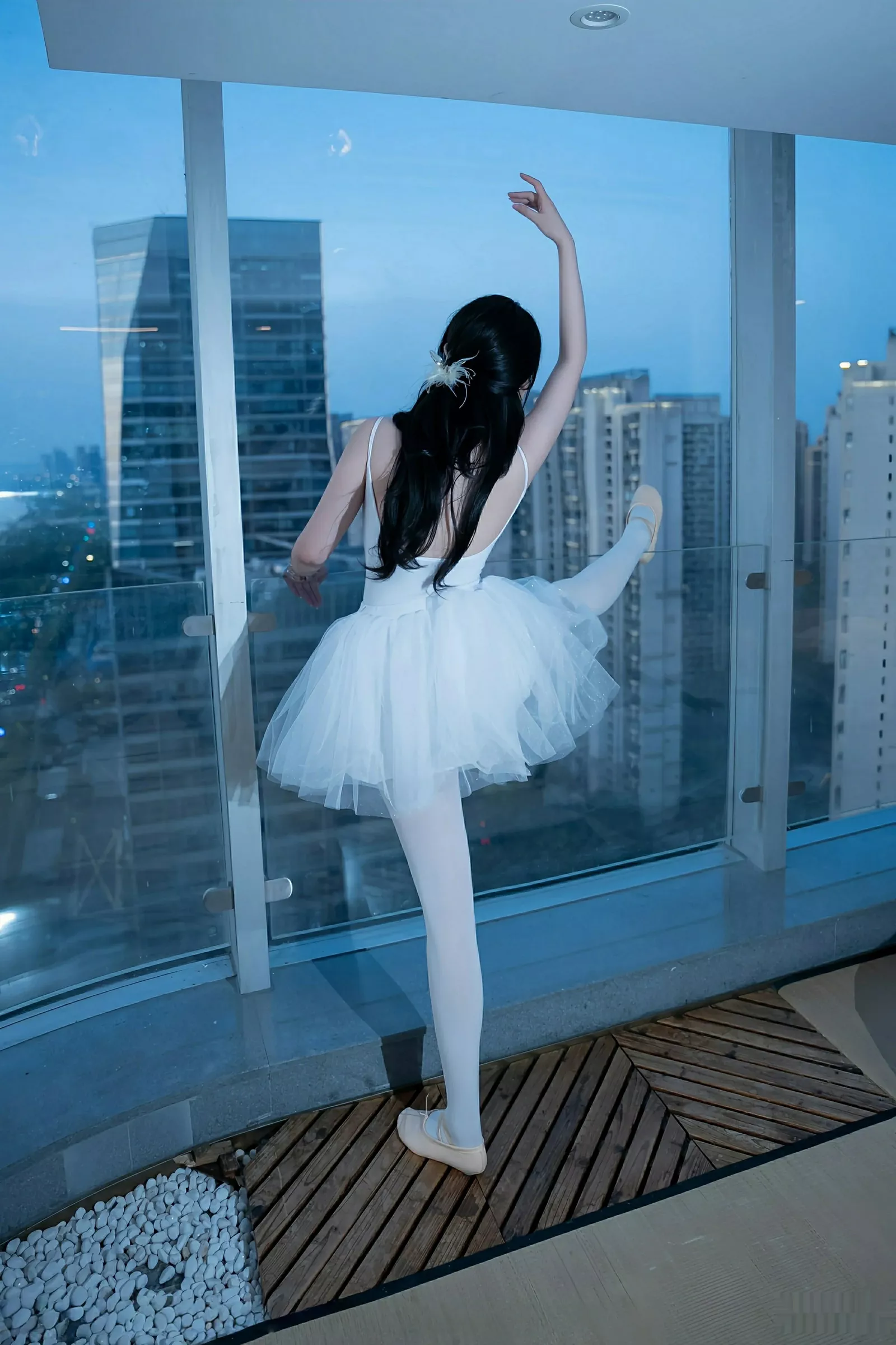 秀人集.com_[XiuRen秀人网]No.10575_模特软情性感白色芭蕾短裙配白色丝袜秀曼妙身姿完美诱惑写真78P