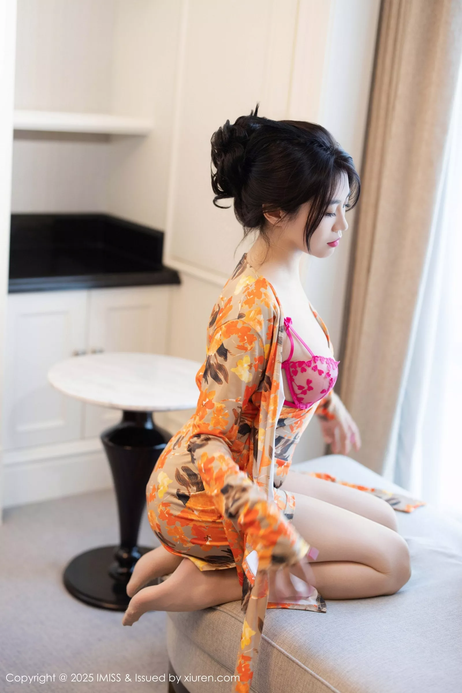 秀人集.com_[IMISS爱蜜社]Vol.796_女神许诺Sabrina连衣短裙露红色内衣配超薄肉丝秀美腿诱惑写真98P