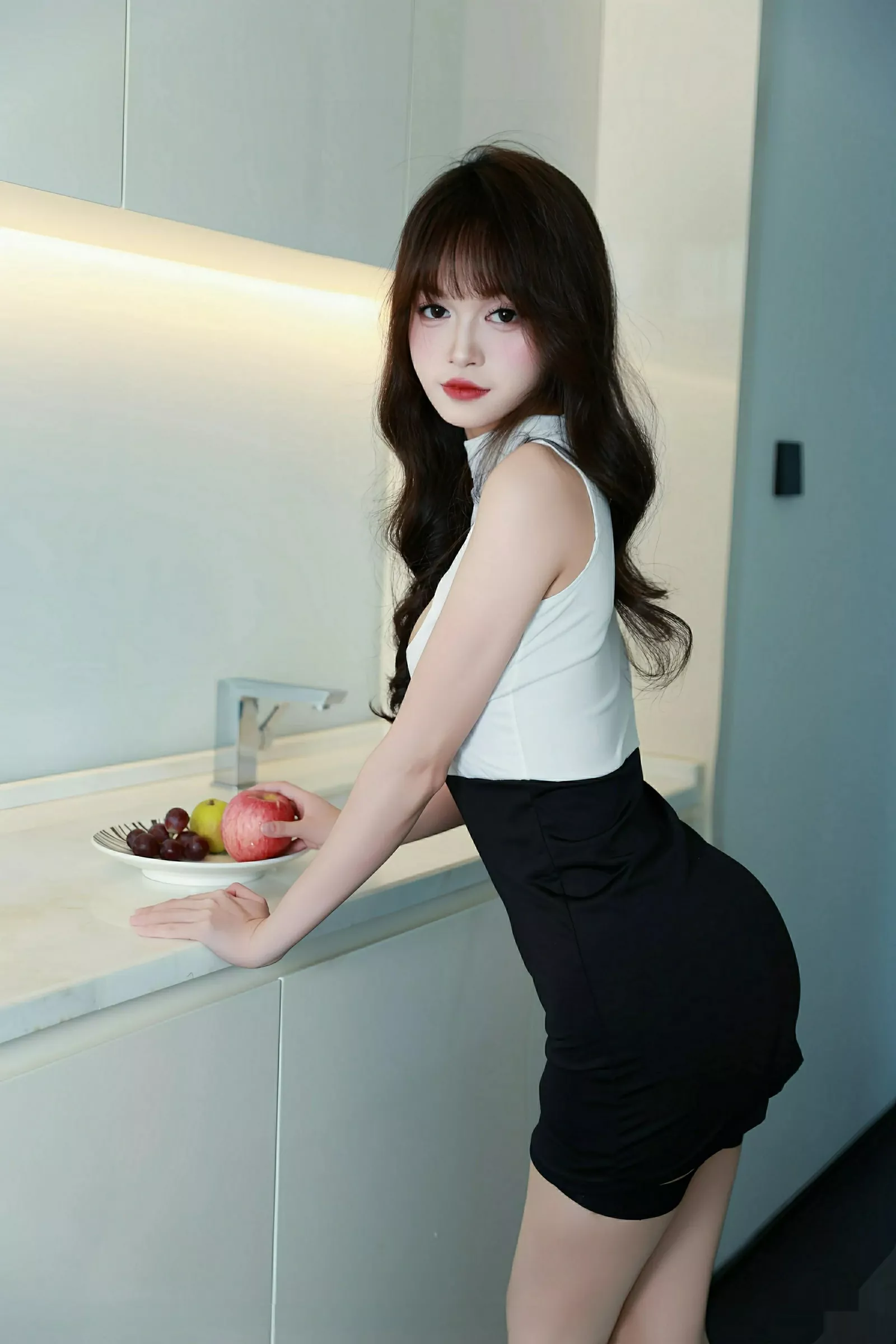 秀人集.com_[XiuRen秀人网]No.10590_模特糯咪性感黑色情趣服饰配超薄肉丝秀完美身材迷人诱惑写真80P