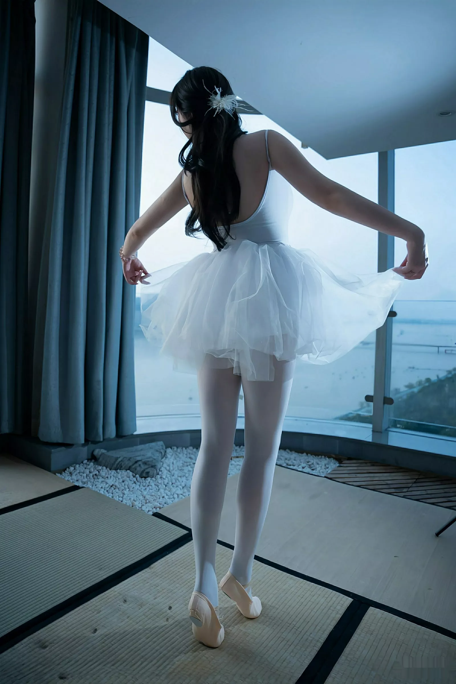 秀人集.com_[XiuRen秀人网]No.10575_模特软情性感白色芭蕾短裙配白色丝袜秀曼妙身姿完美诱惑写真78P