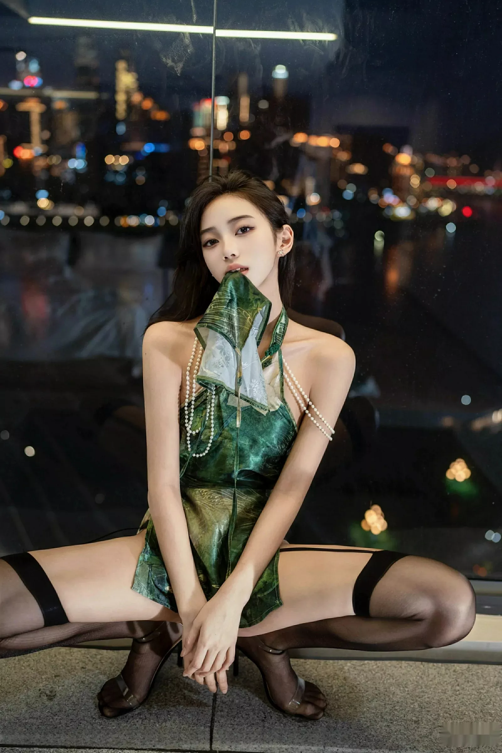 秀人集.com_[XINGYAN星颜社]VOL.374_模特时安安性感绿色情趣内衣配黑丝吊袜秀柔美身姿诱惑写真79P