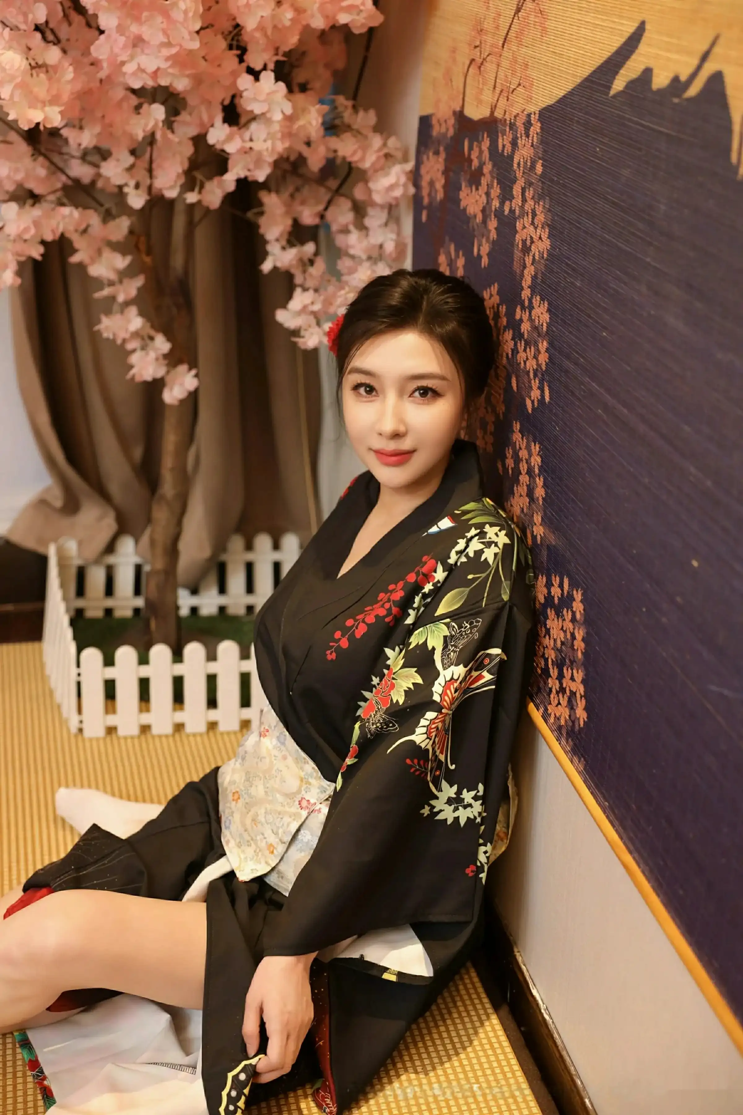 秀人集.com_[XiuRen秀人网]No.10627_模特苏一诺性感日系黑色服饰露红色内衣秀曼妙身材迷人诱惑写真80P