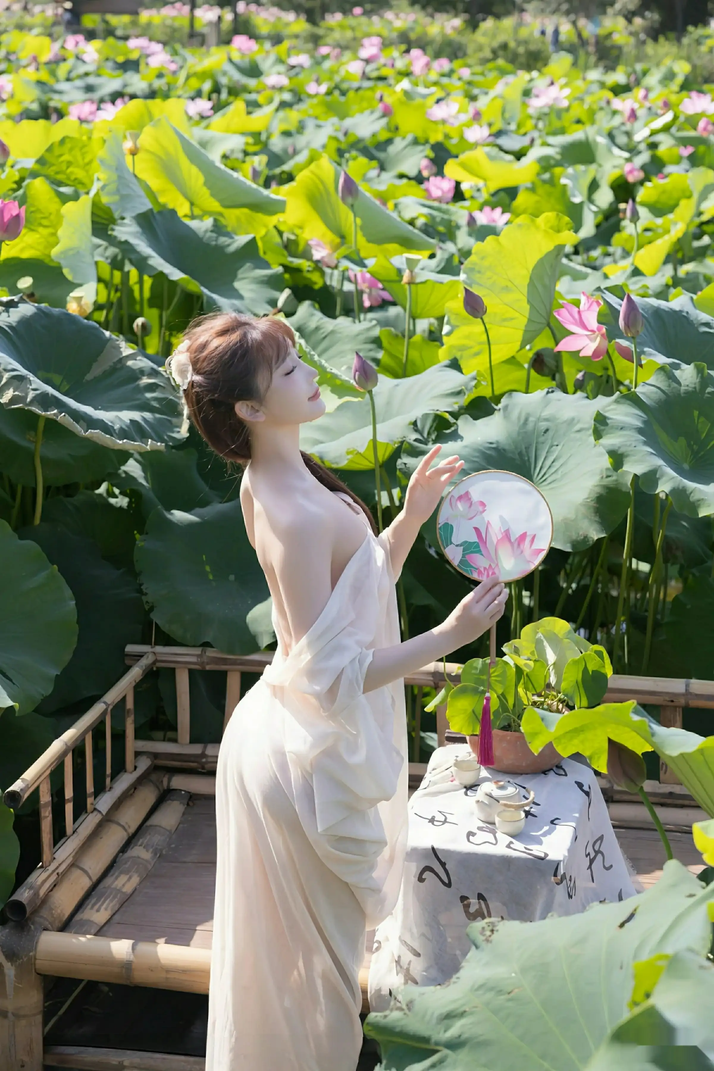 秀人集.com_[XiuRen秀人网]No.10630_模特陆萱萱户外性感浅色薄纱服饰配超薄肉丝秀柔美身姿诱惑写真76P