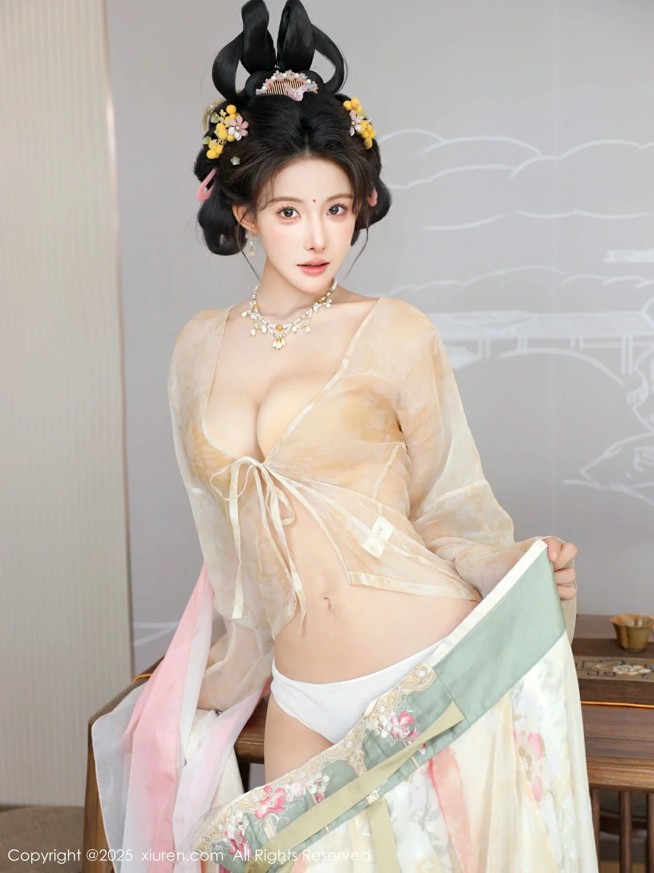 秀人集.com_[XiuRen秀人网]No.10645_模特梨霜儿古典主题性感浅色古装服饰秀丰腴身材迷人美腿写真82P