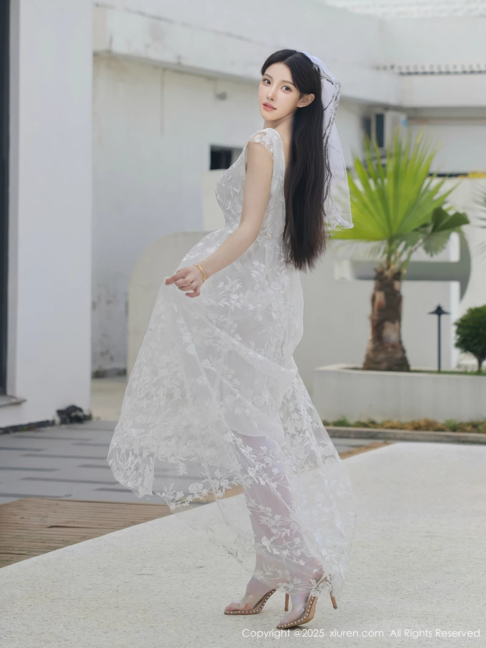 秀人集.com_[XiuRen秀人网]No.10661_模特梨霜儿性感低胸白色婚纱配白色丝袜秀丰腴身材完美诱惑写真82P