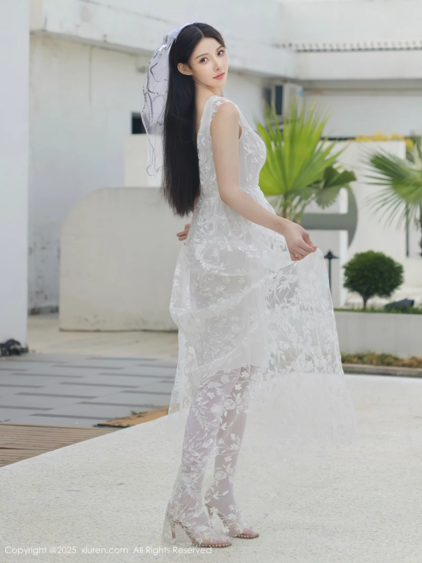 秀人集.com_[XiuRen秀人网]No.10661_模特梨霜儿性感低胸白色婚纱配白色丝袜秀丰腴身材完美诱惑写真82P